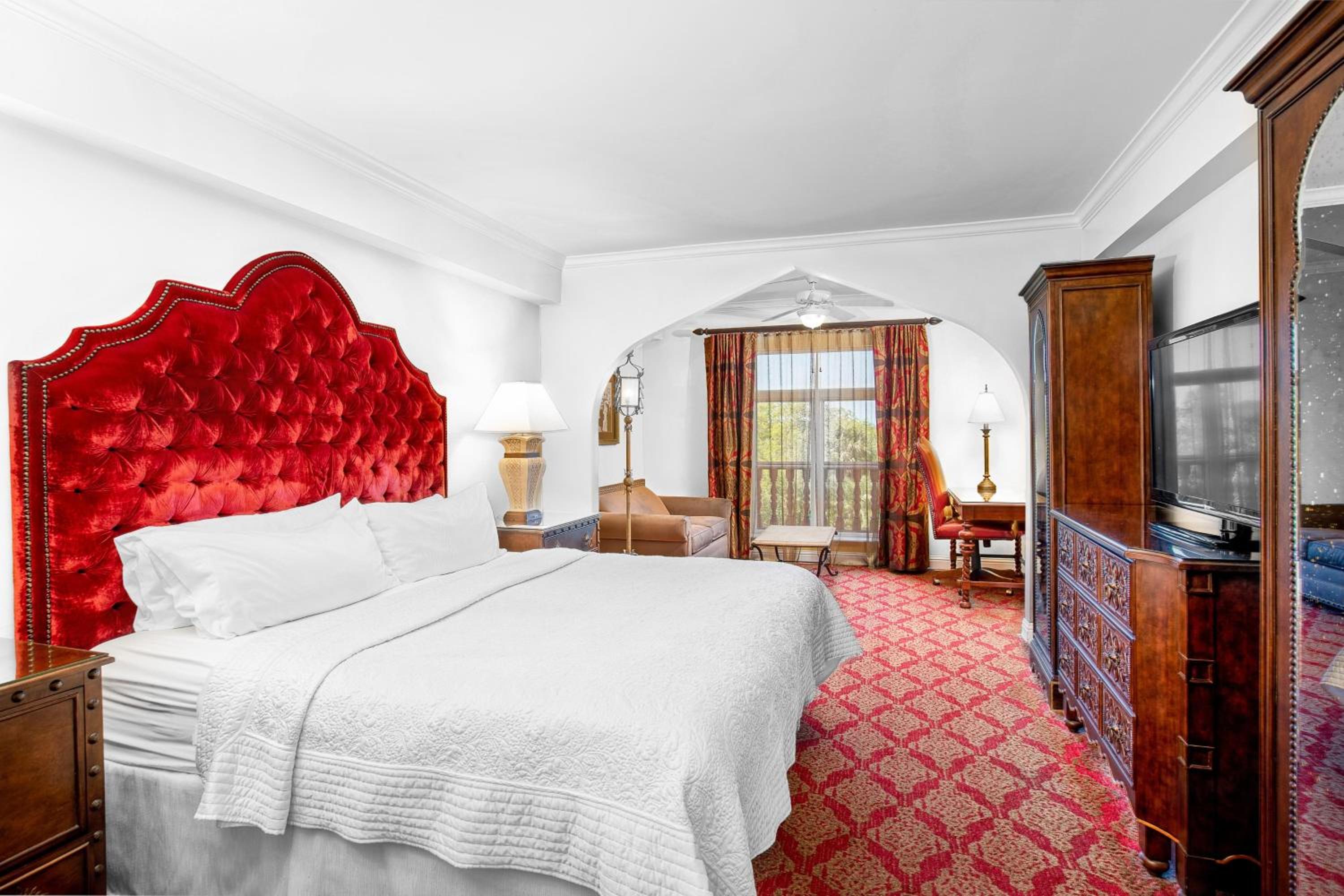 Premium King Room - Photo 1