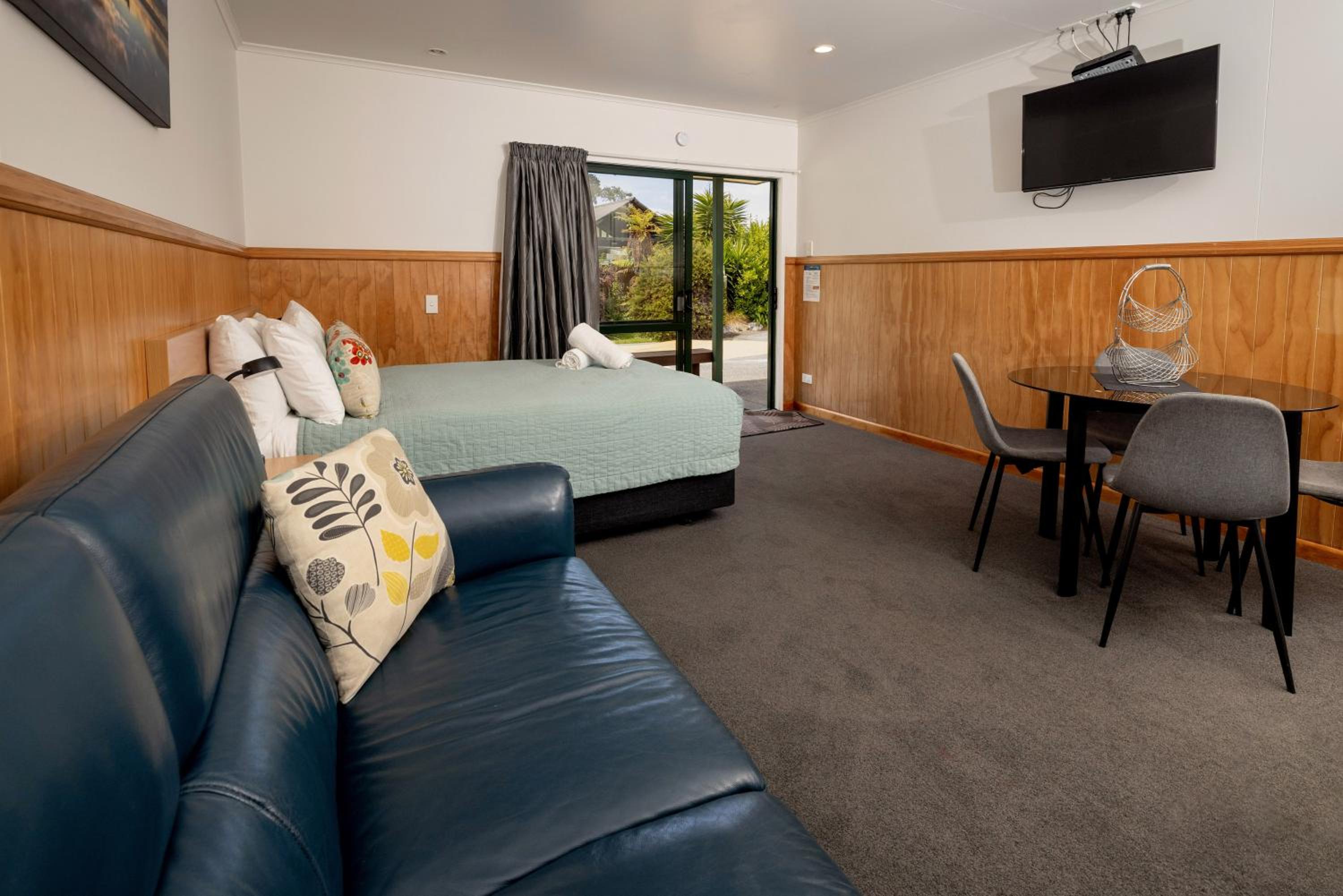 Standard One-Bedroom Apartment photo 1