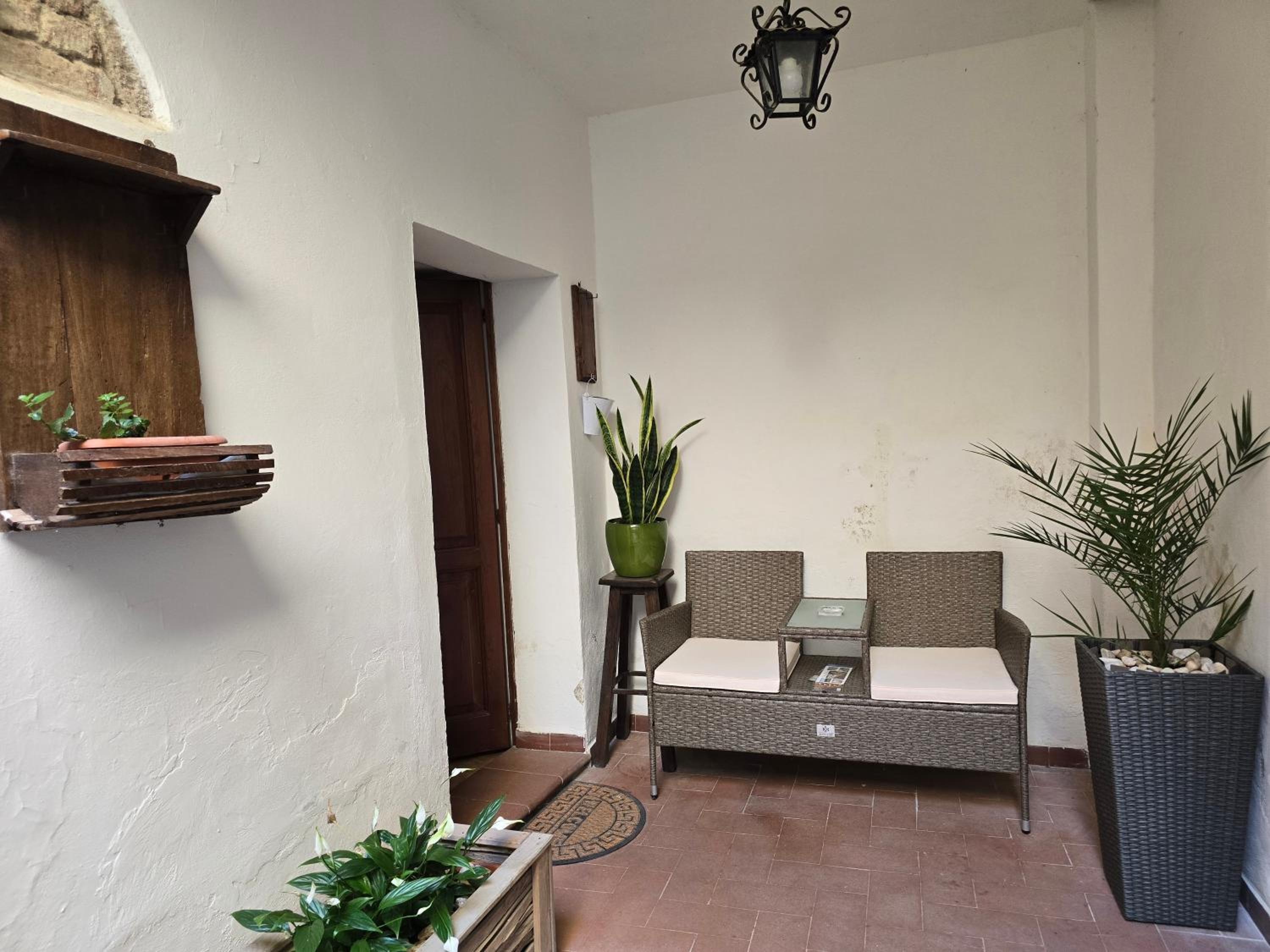 One-Bedroom Apartment - Photo 4