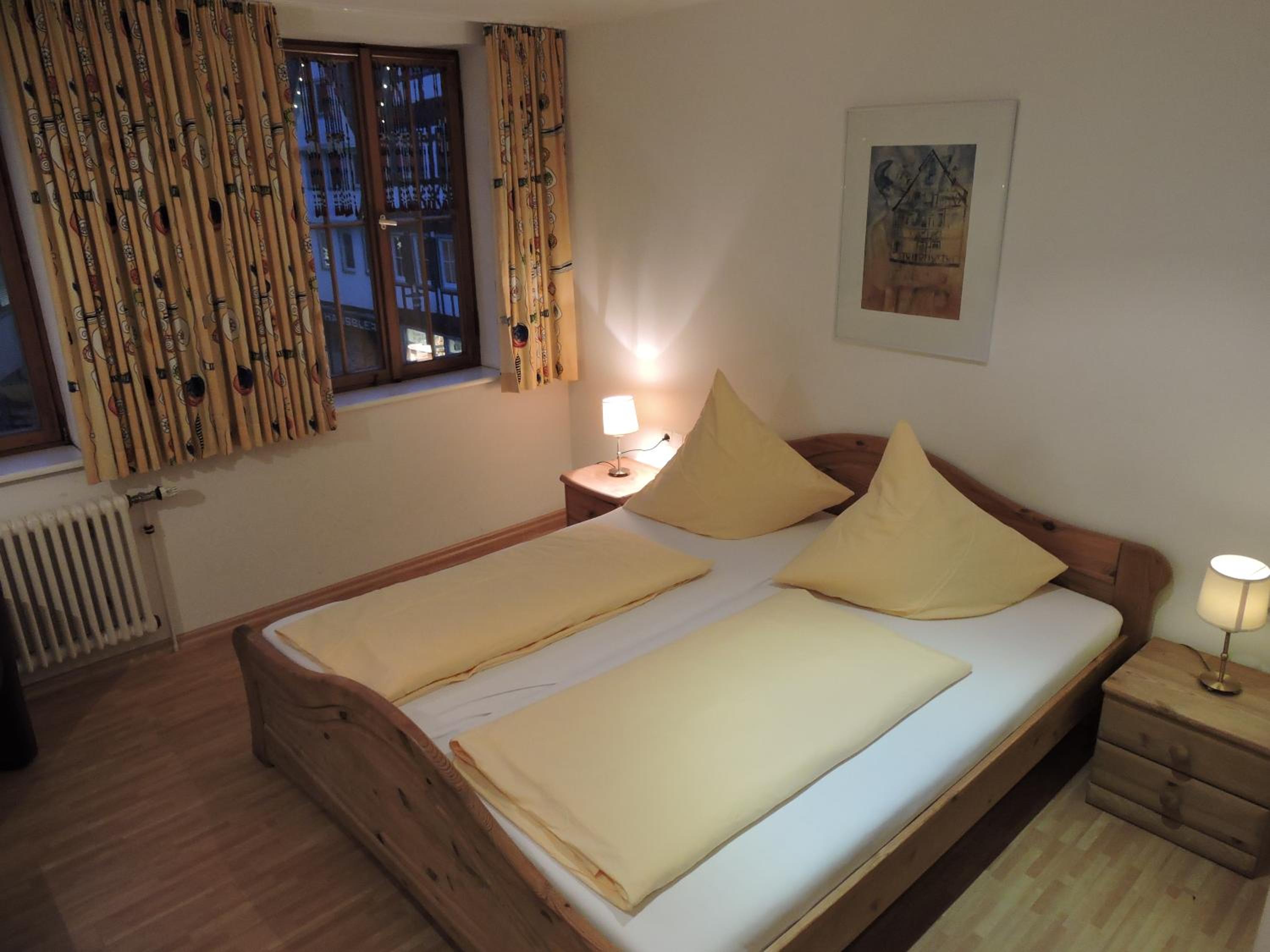 Large Double Room - Photo 4