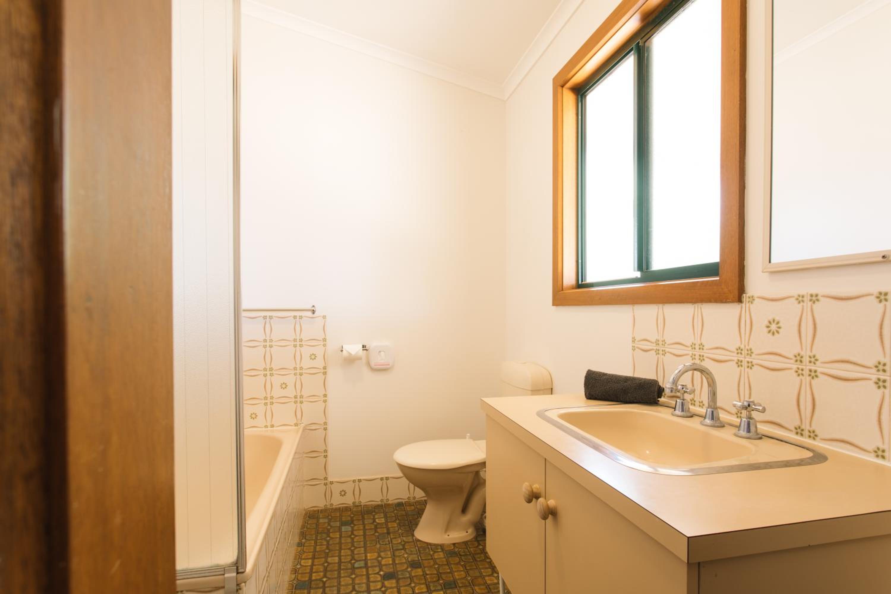 Two-Bedroom Cottage photo 3
