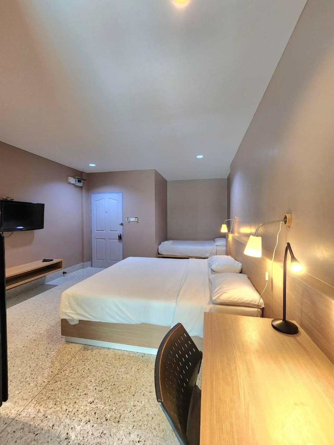 Superior Triple Room photo 3