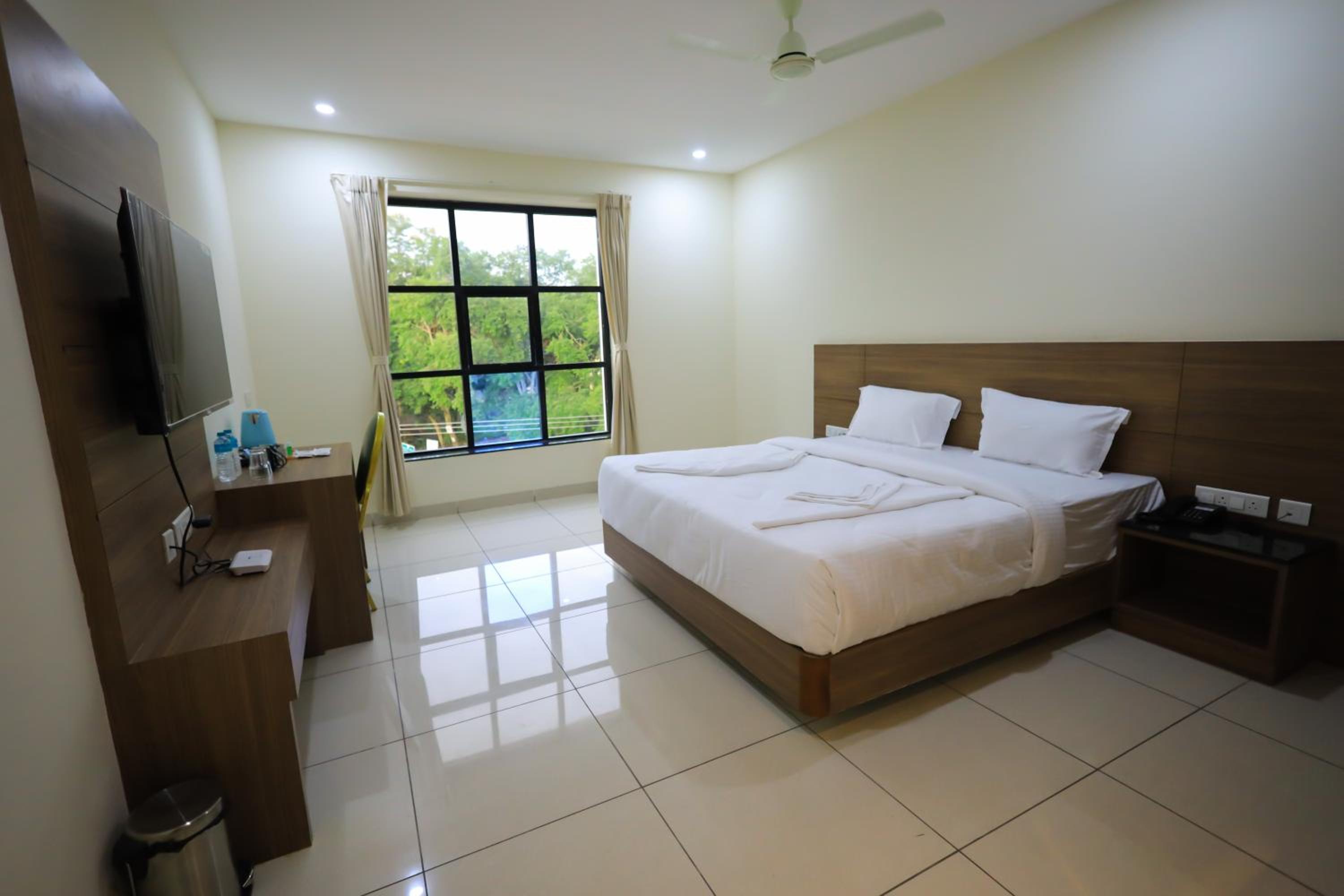 Superior King Room