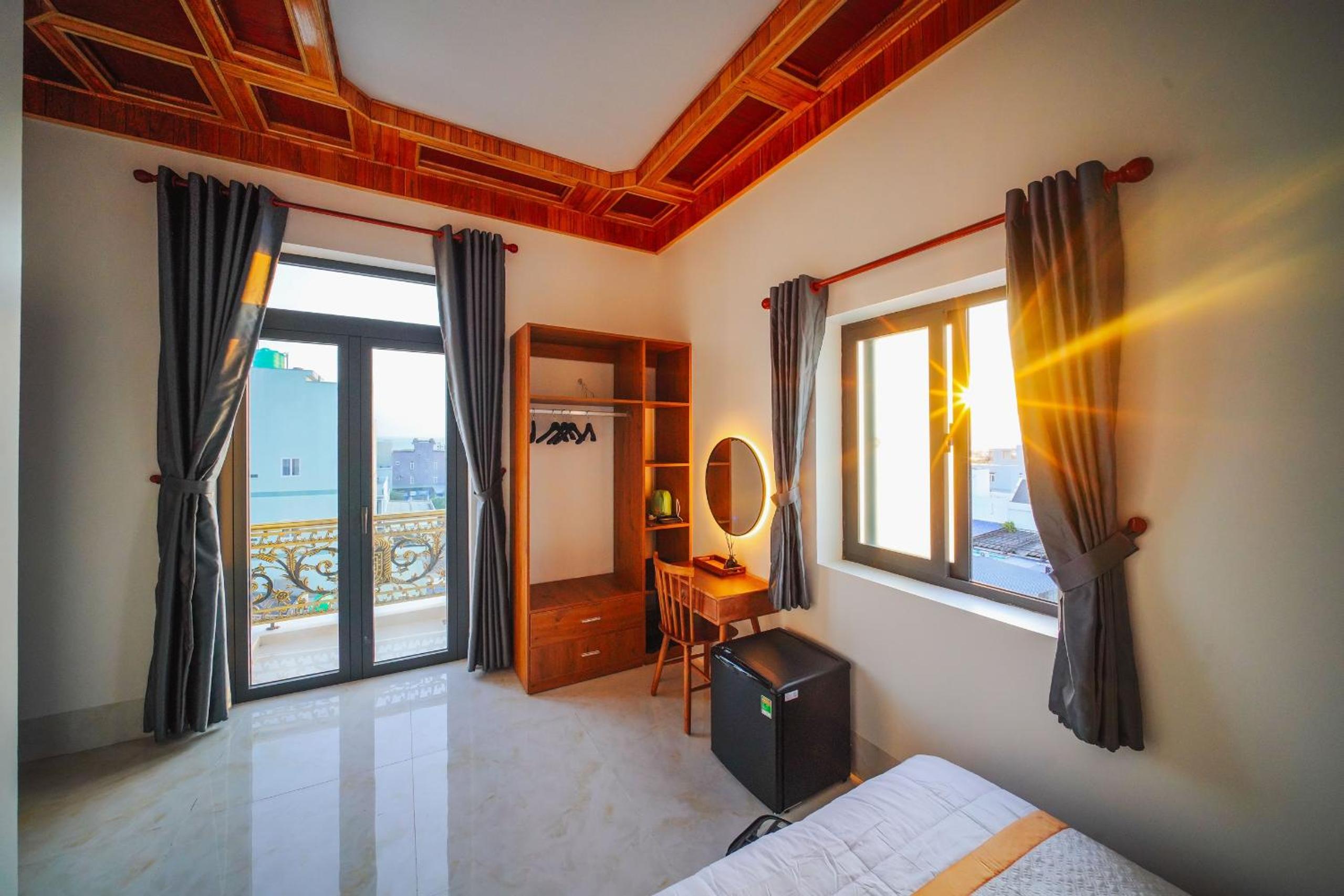 Standard King Room
