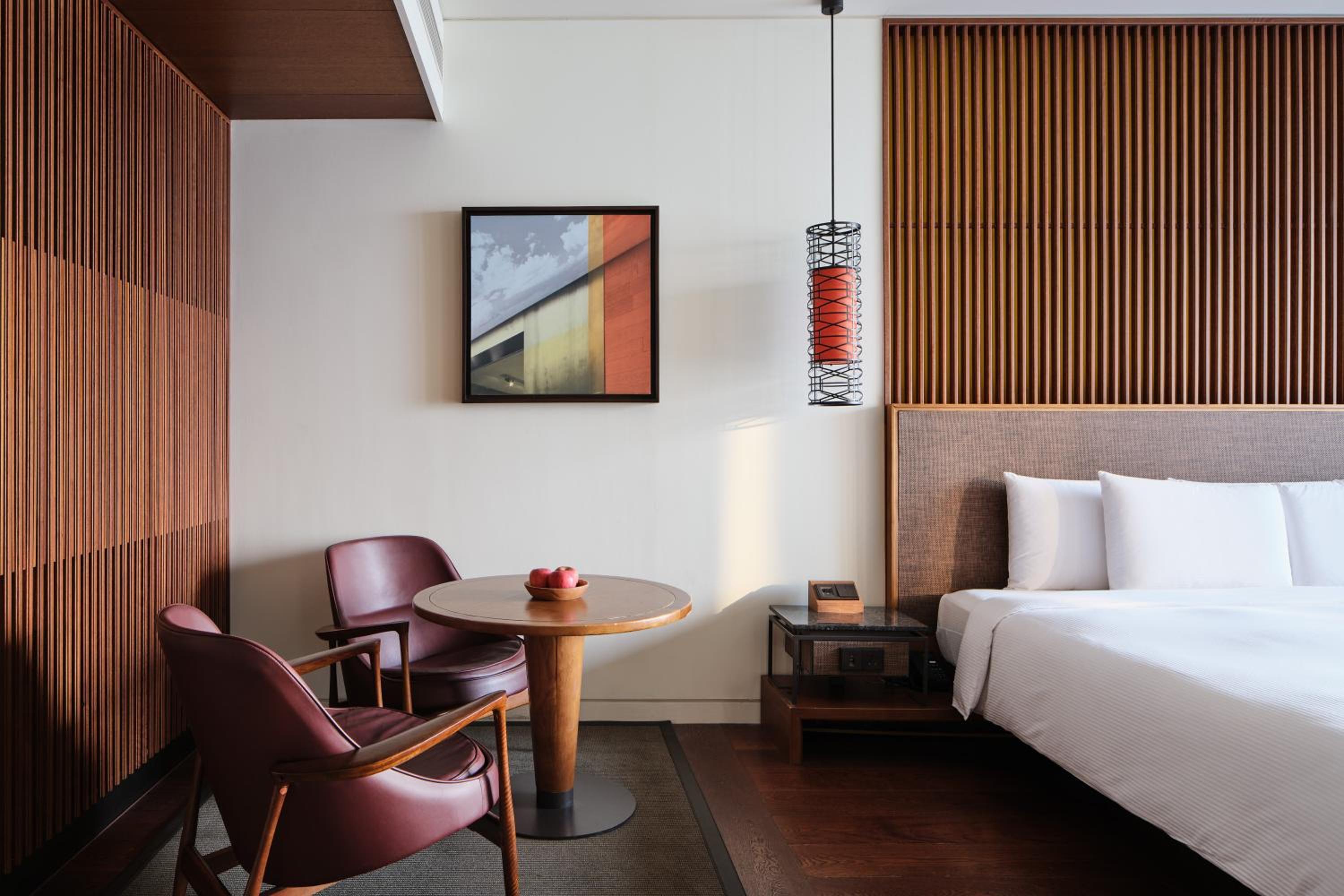 Deluxe King Room With Half Balcony