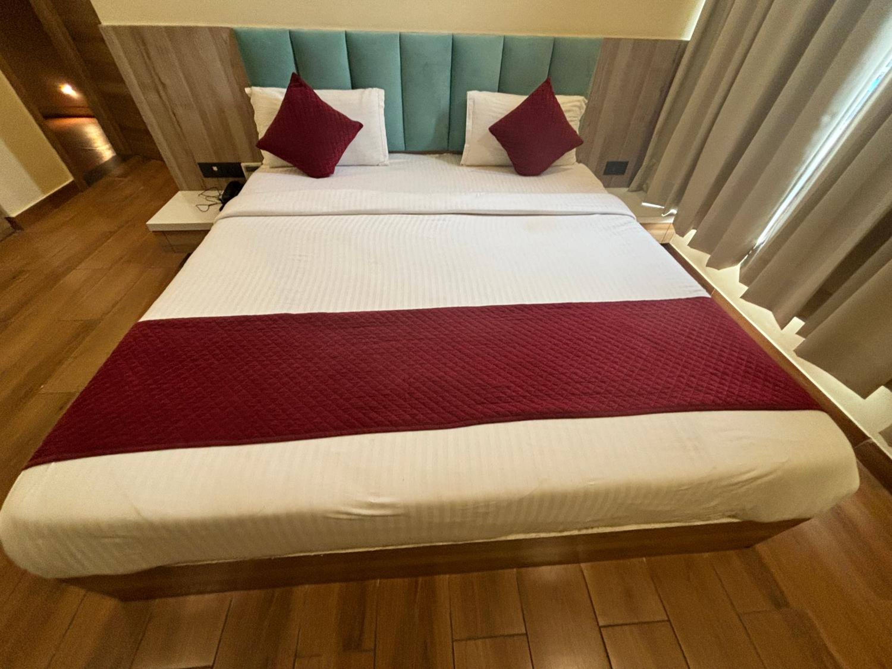 Deluxe Room - Photo 2
