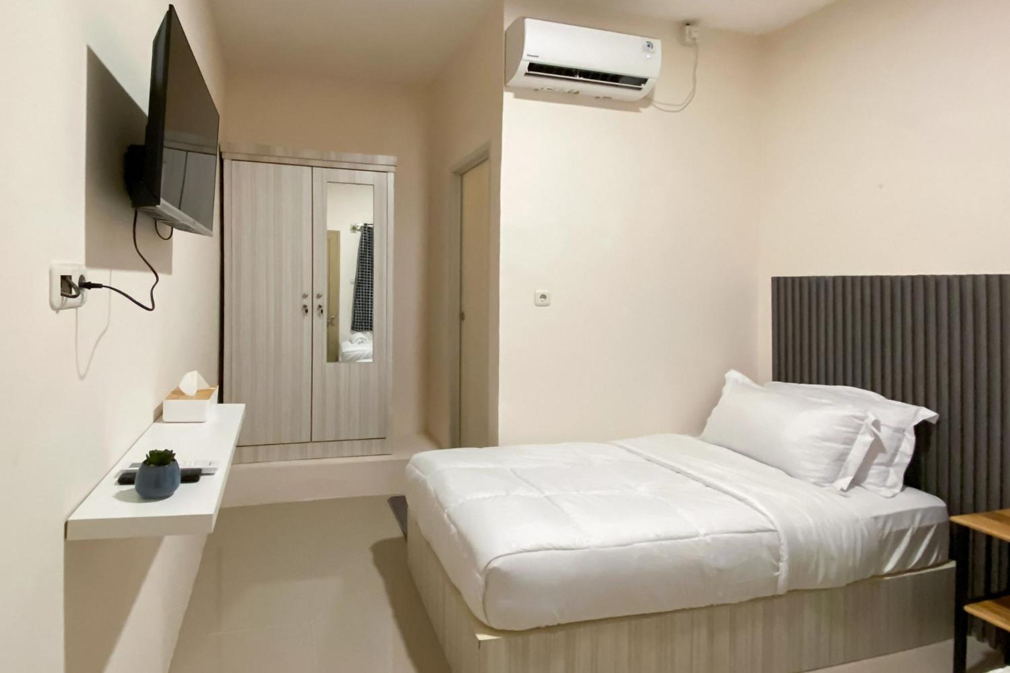Standard Twin Room - Photo 5