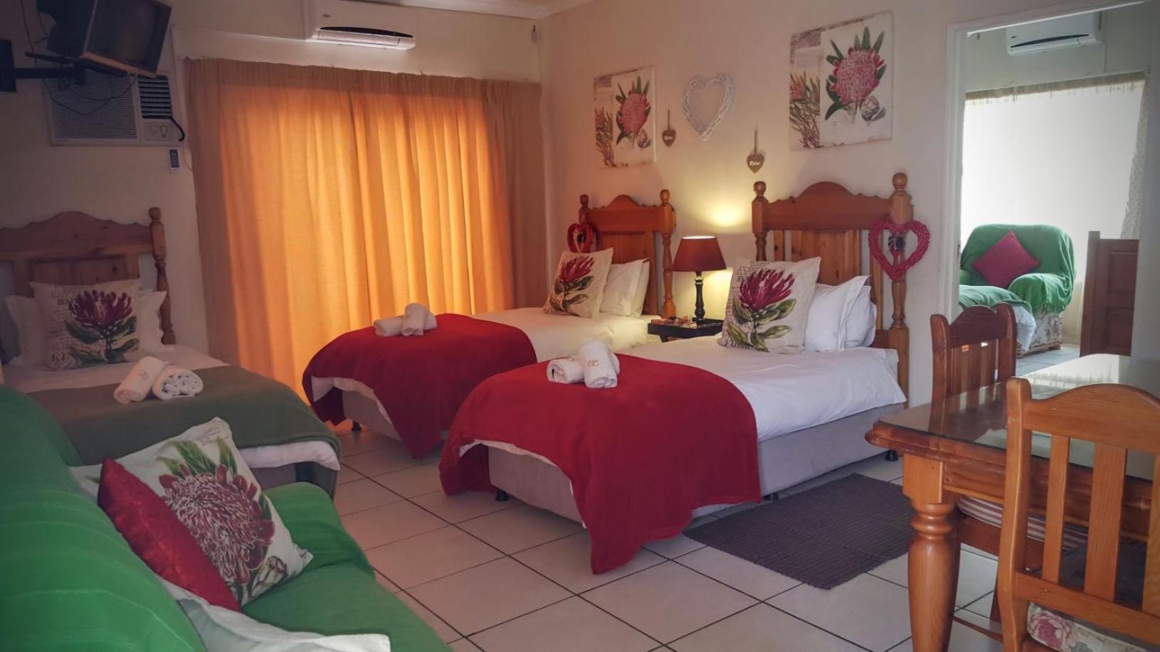 Family Room (6 Adults) photo 1