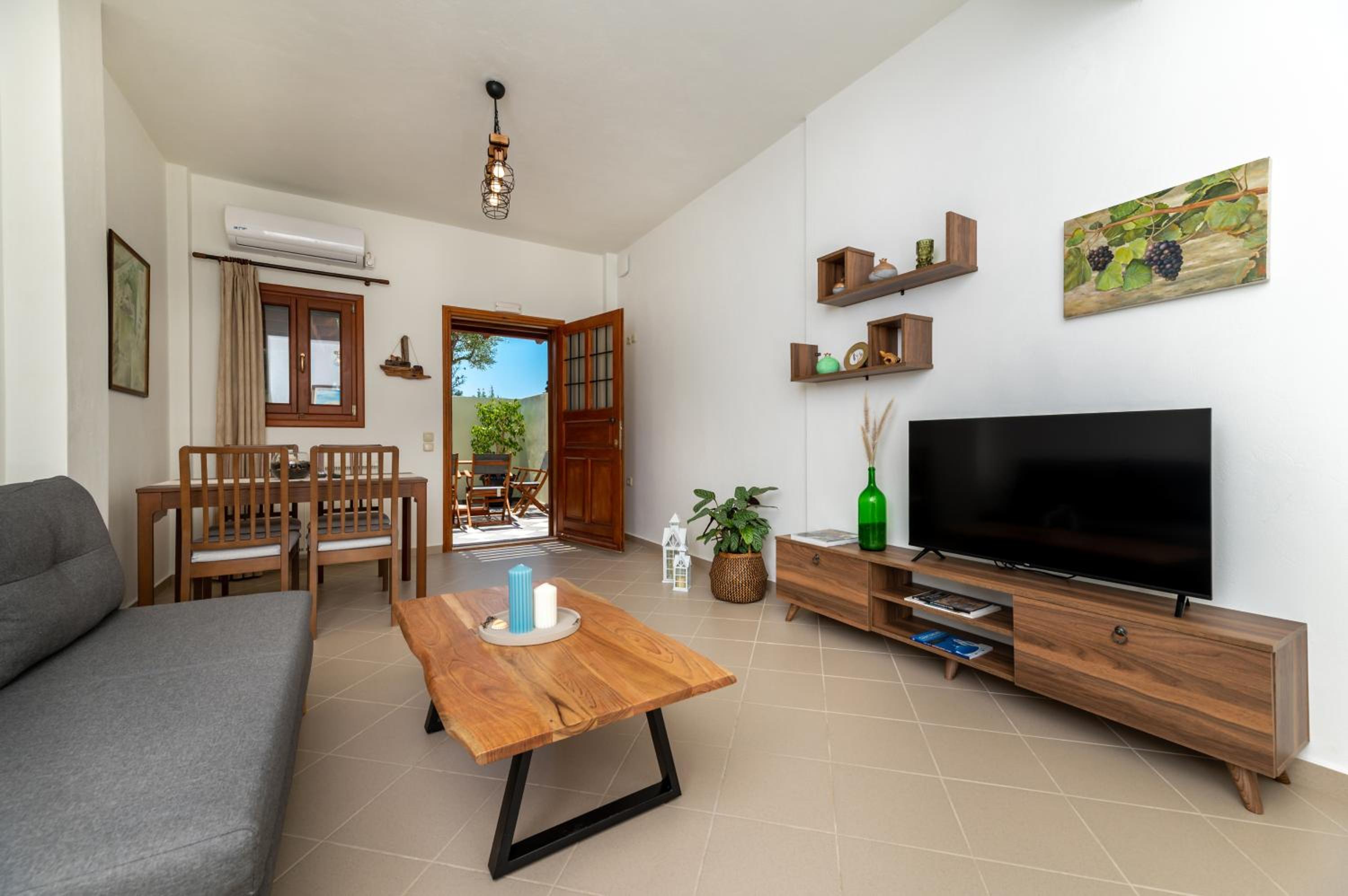 One-Bedroom House photo 3