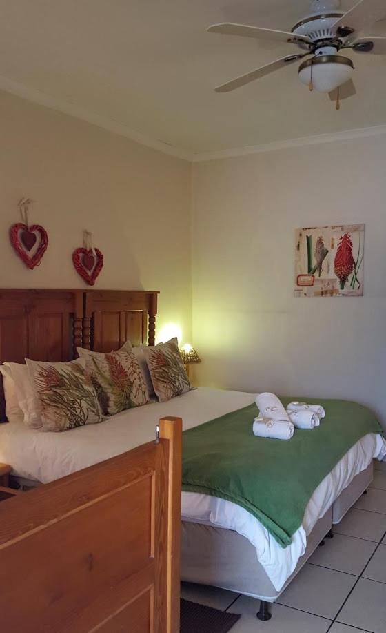 Family Room (6 Adults) photo 2