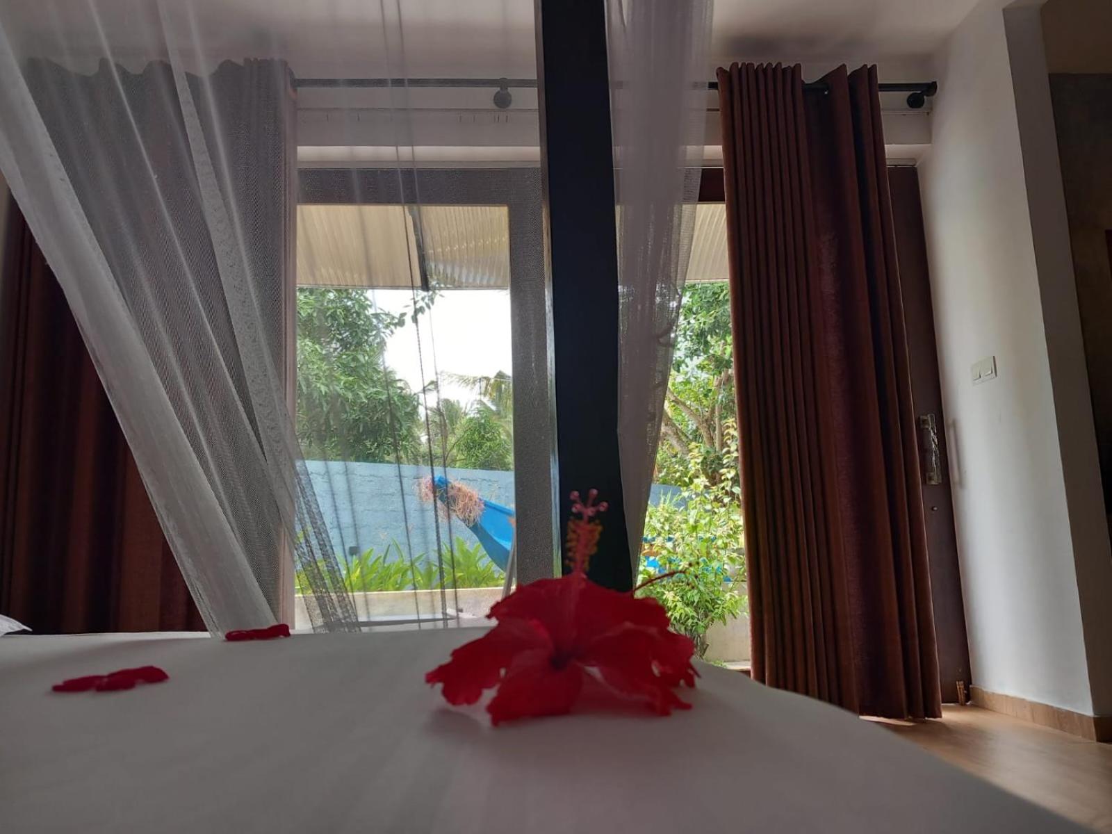 Deluxe Bungalow with Garden View photo 2