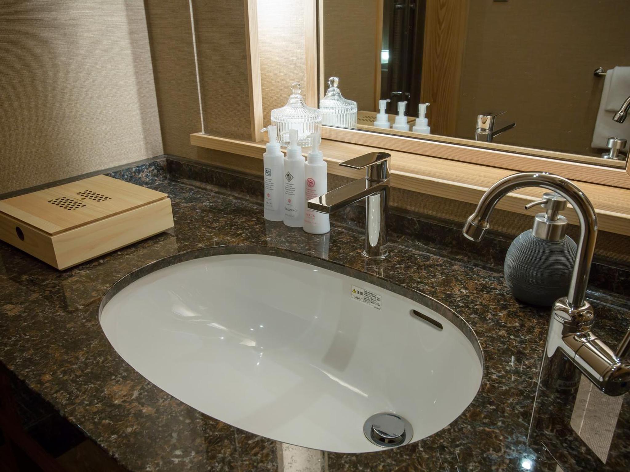 Twin Room with Open-Air Bath Type B - Non-Smoking (3rd floor) photo 3
