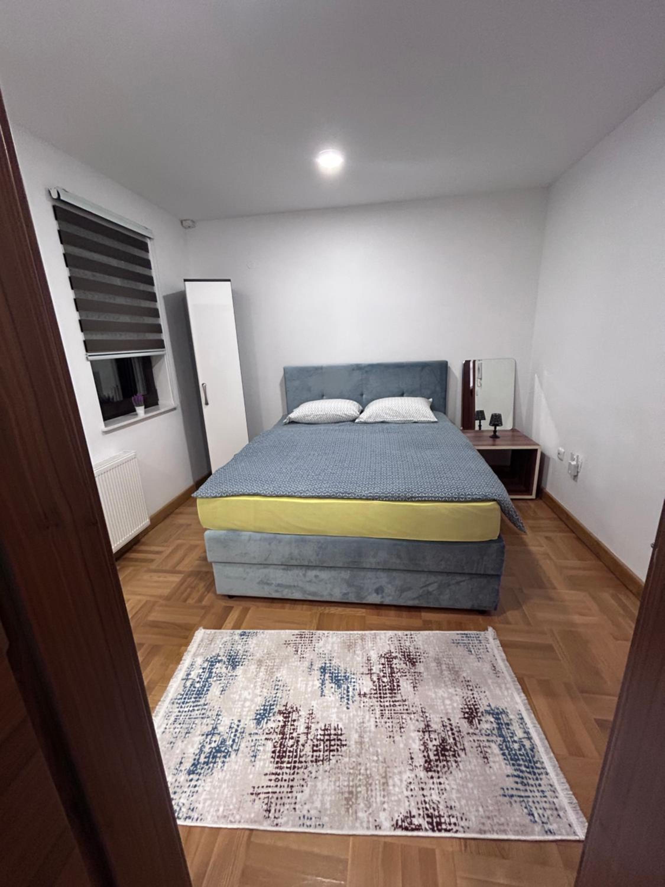 One-Bedroom Apartment photo 2