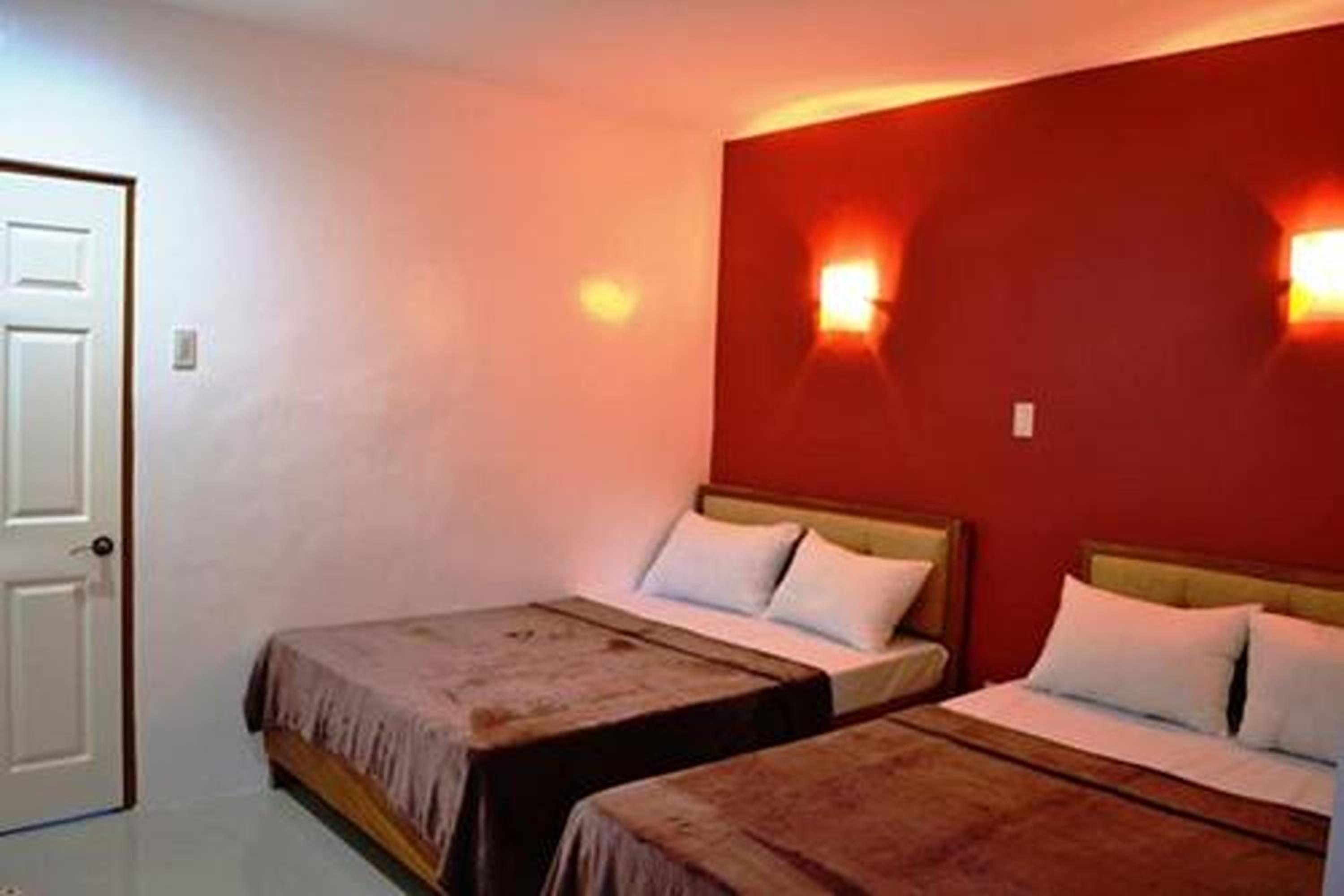 Budget Double Room - Photo 2