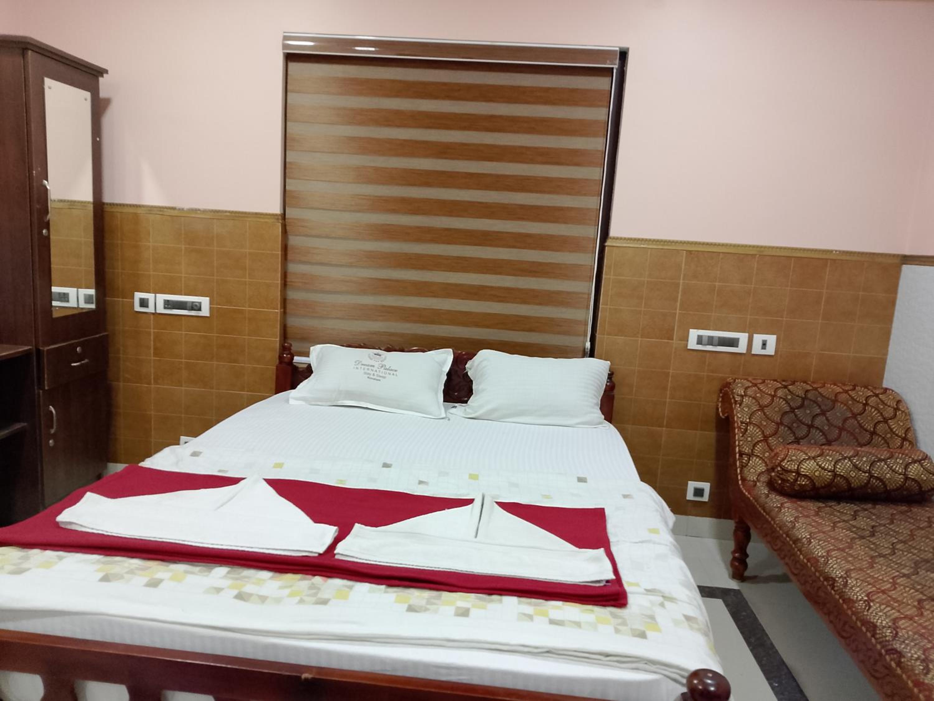 Double Room - Photo 9