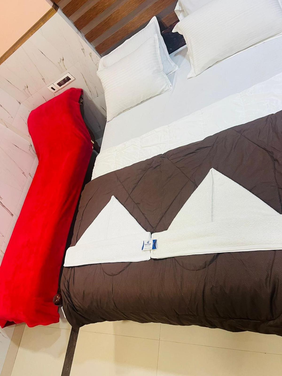Double Room - Photo 8