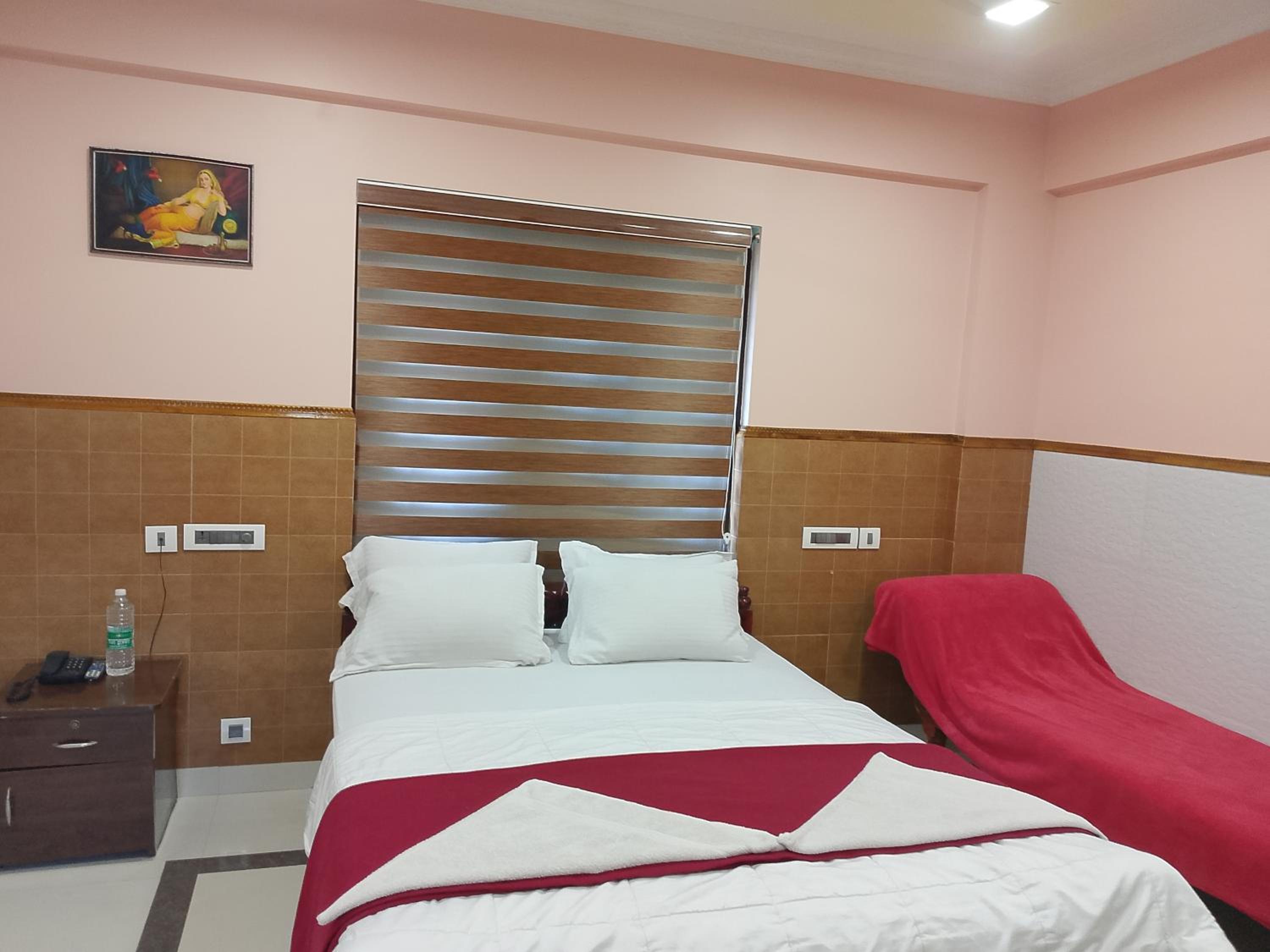 Double Room - Photo 7