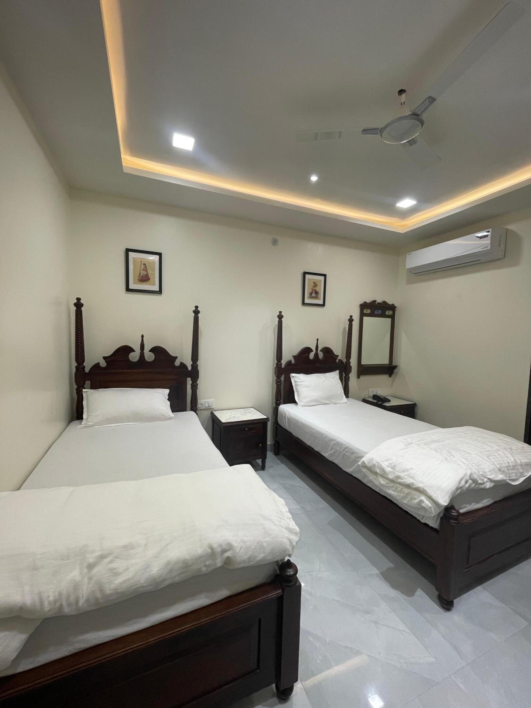 Deluxe Twin Room photo 3