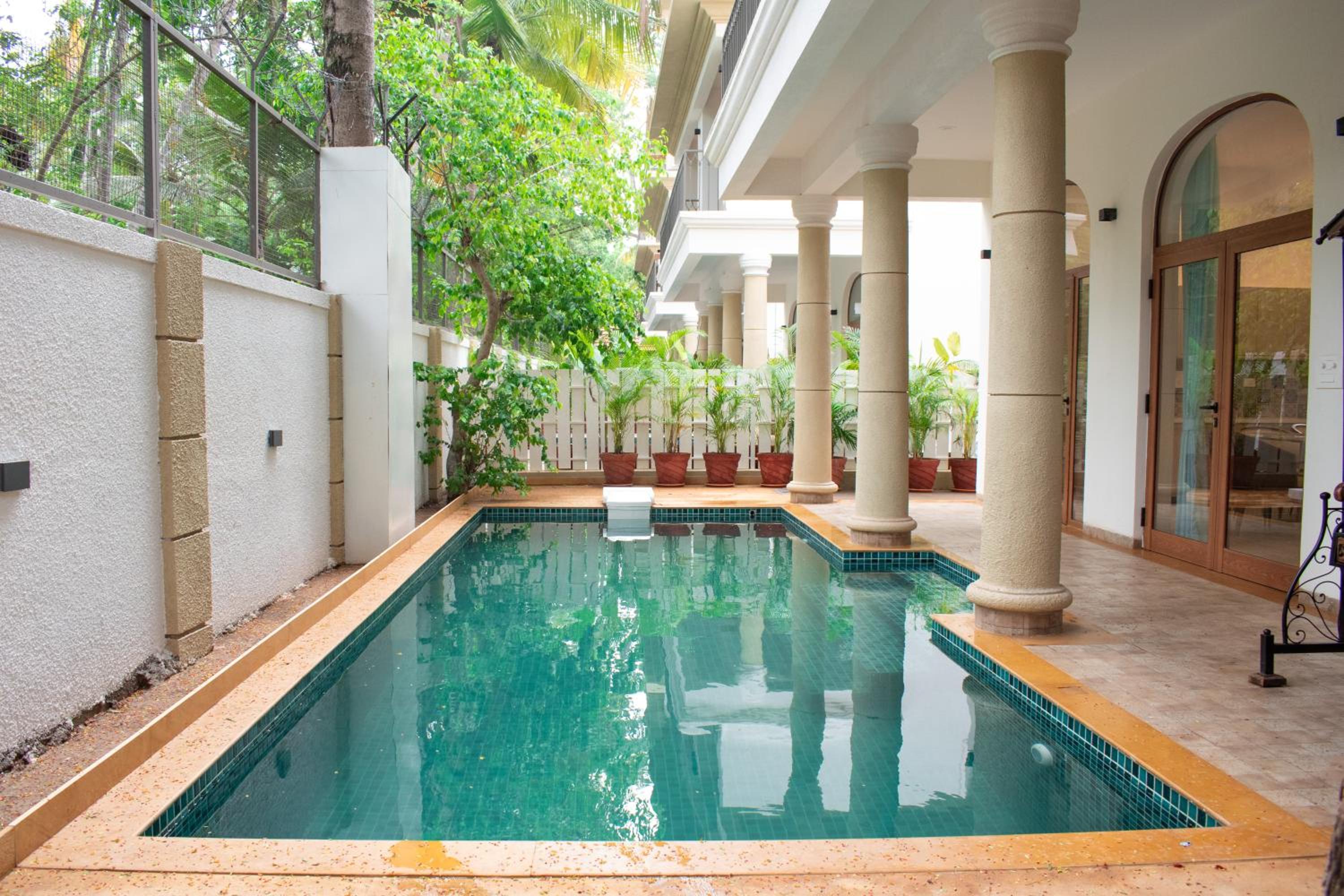 Villa photo 2
