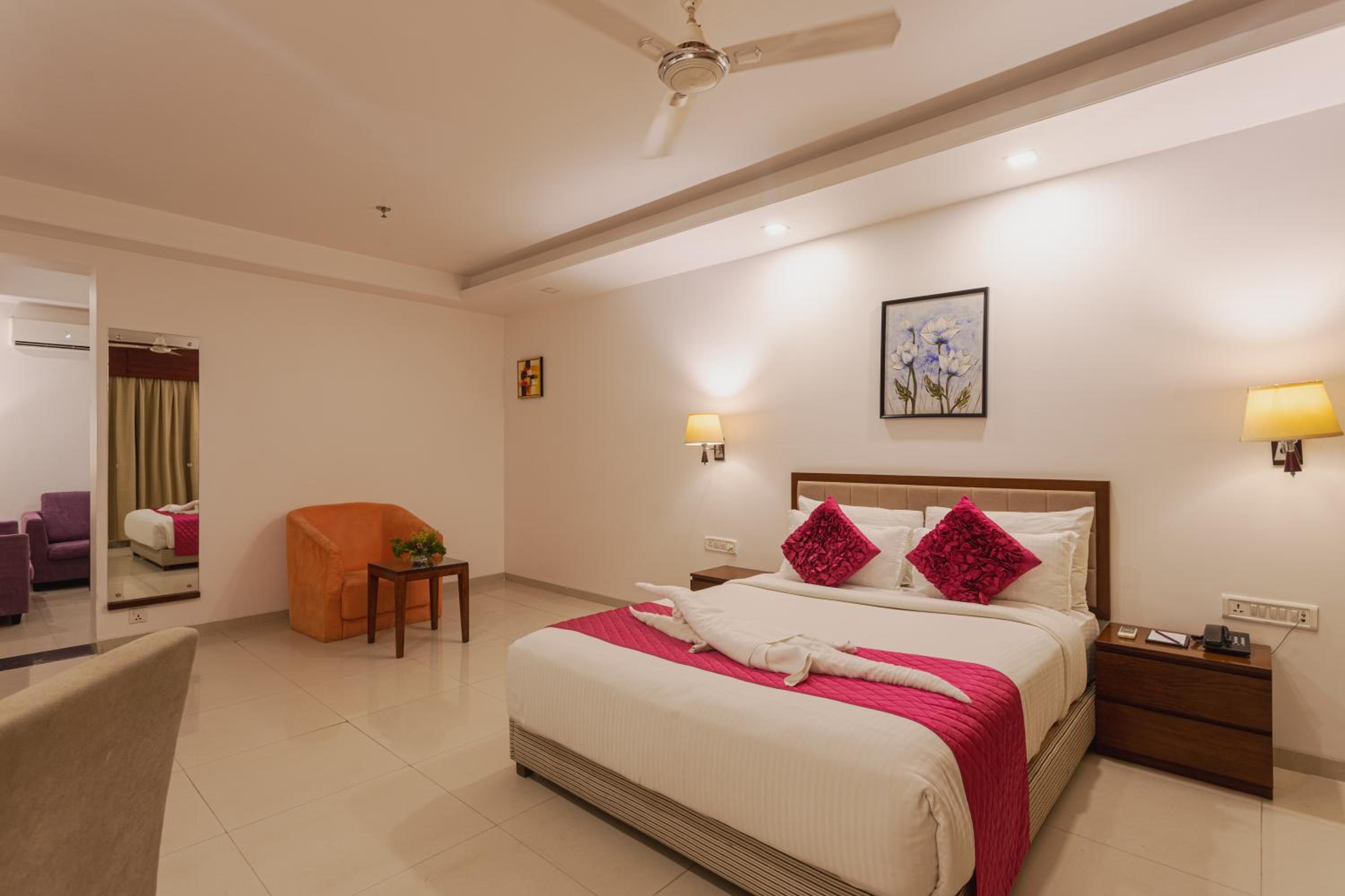 Suite - Photo 2
