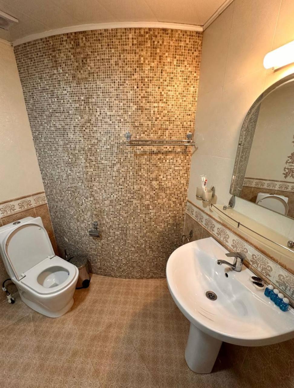 Suite - Photo 3