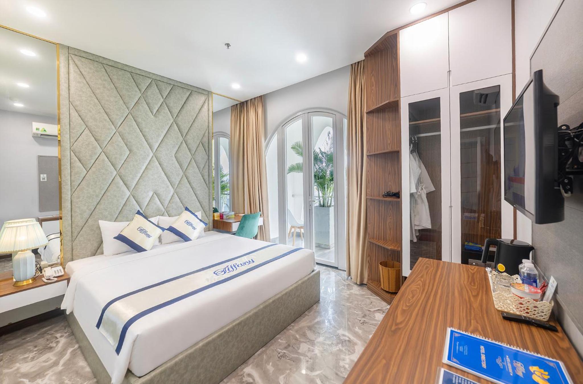 Deluxe Double Room with Balcony - Photo 1