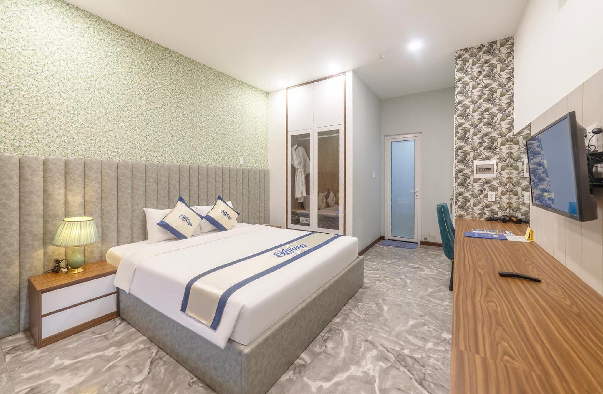 Deluxe Double Room with Sea View - Photo 3