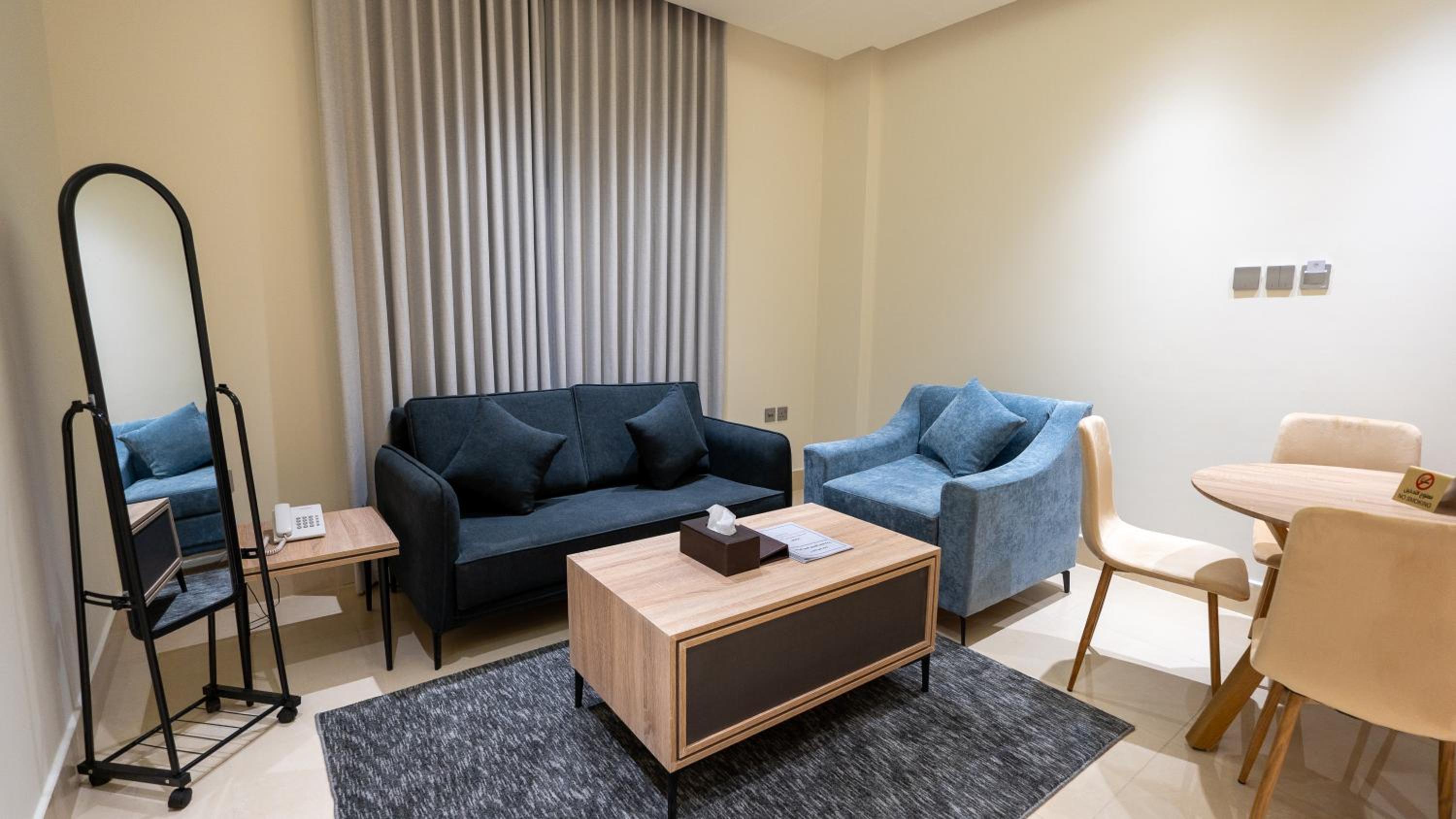 One-Bedroom Apartment photo 2