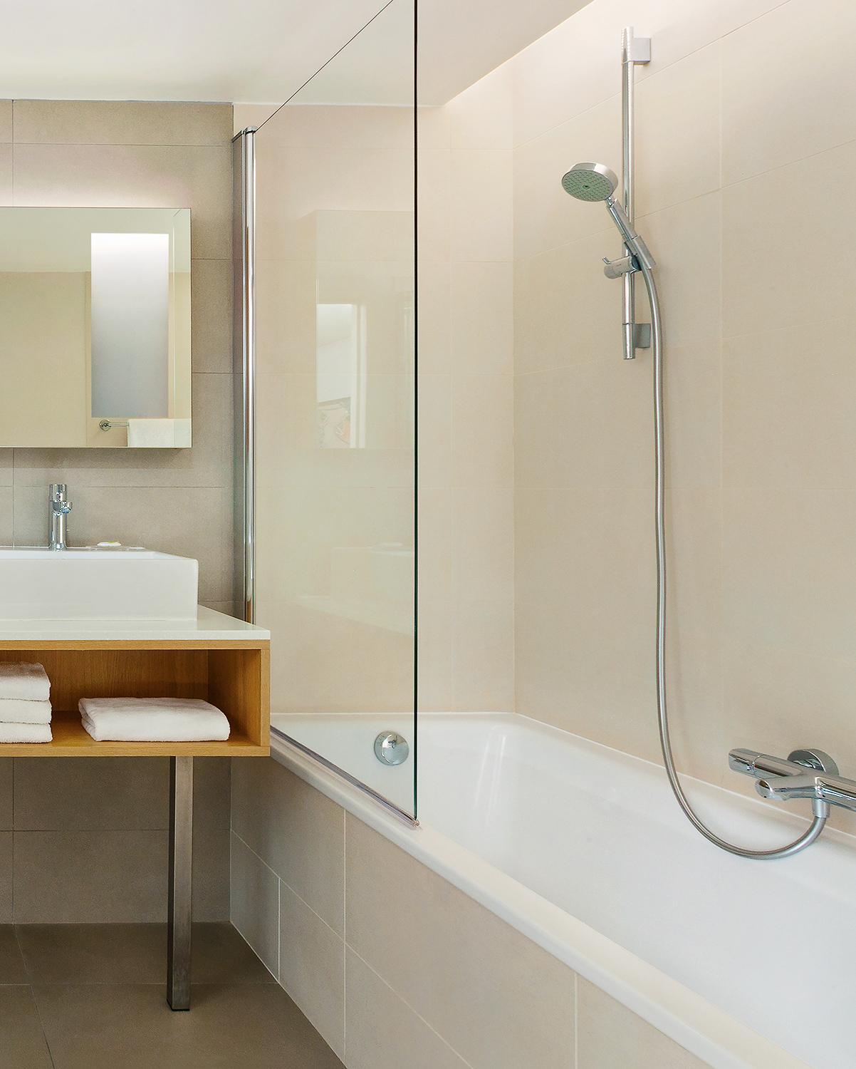 Superior Twin Room with Balcony - Photo 2