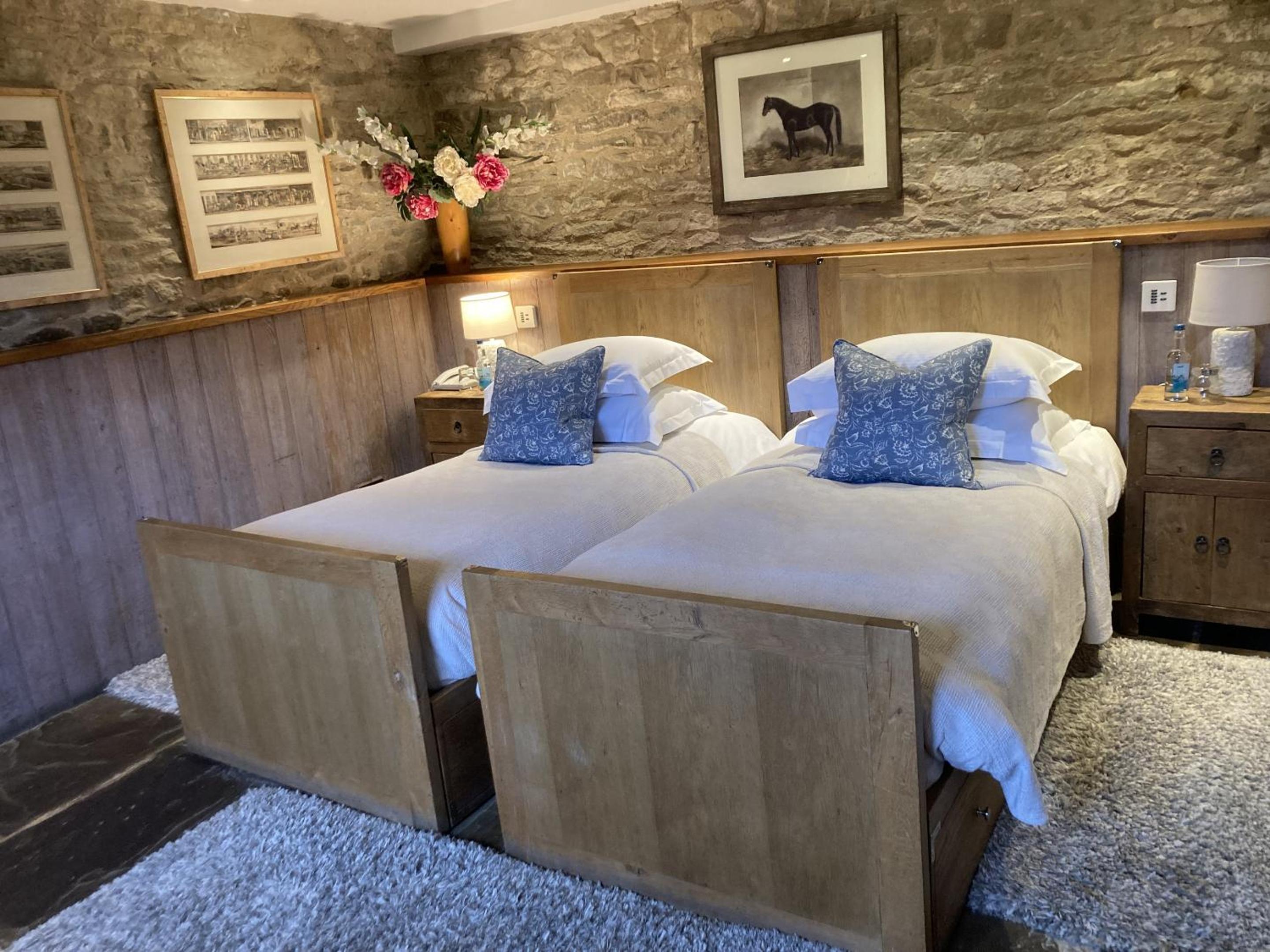 Deluxe Twin Room - Photo 2