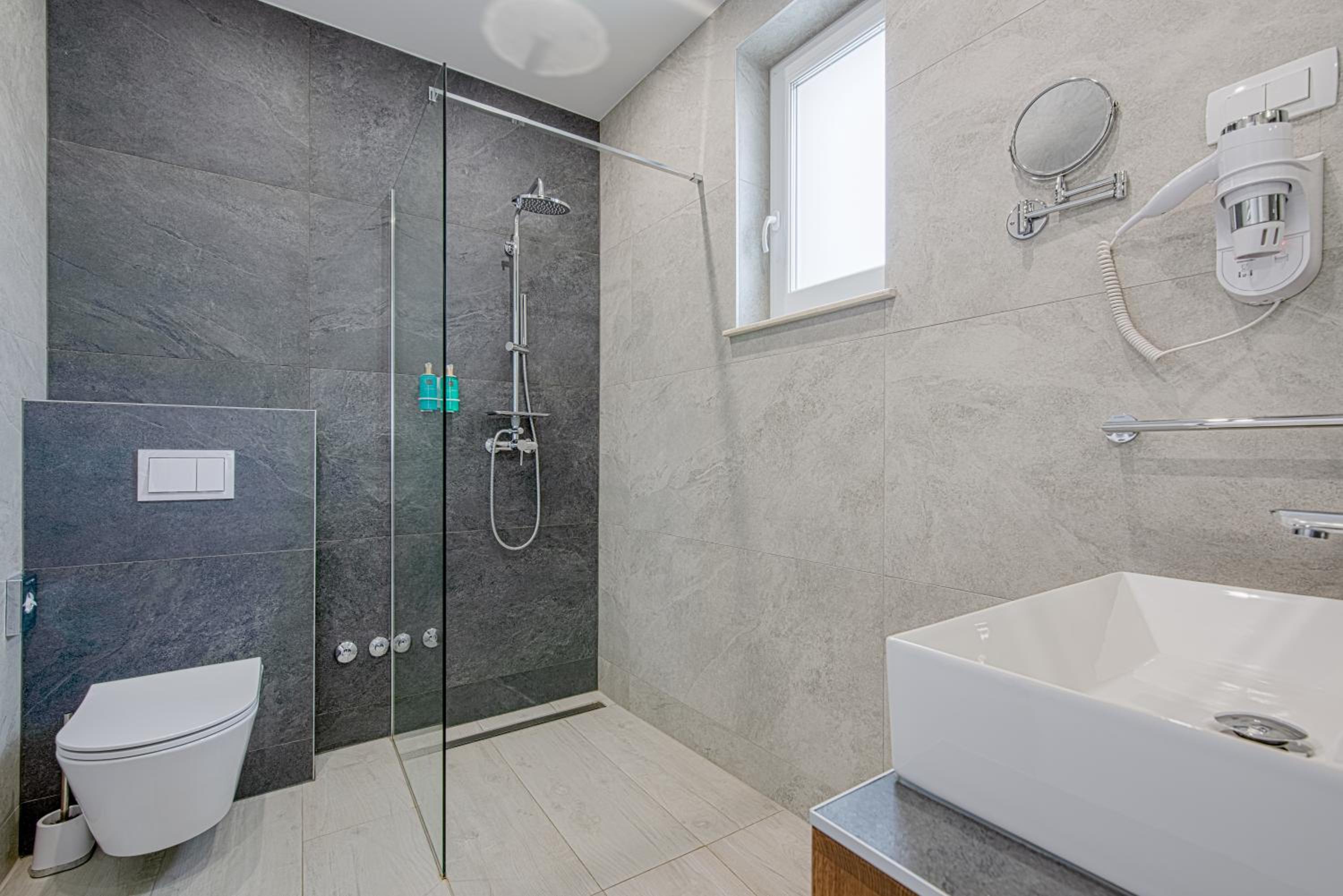 Superior Double or Twin Room - Photo 5