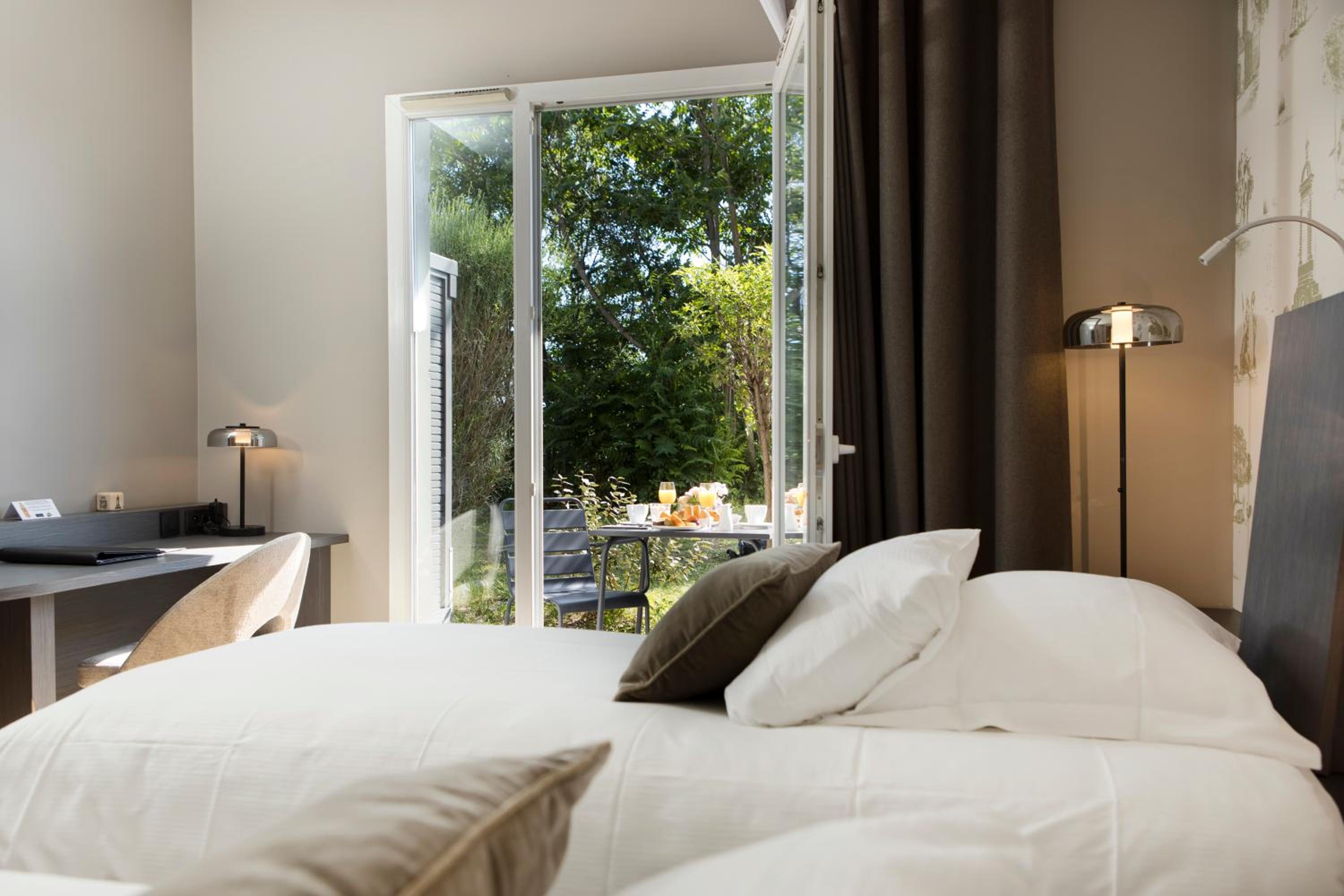 Standard Twin Room - Photo 6