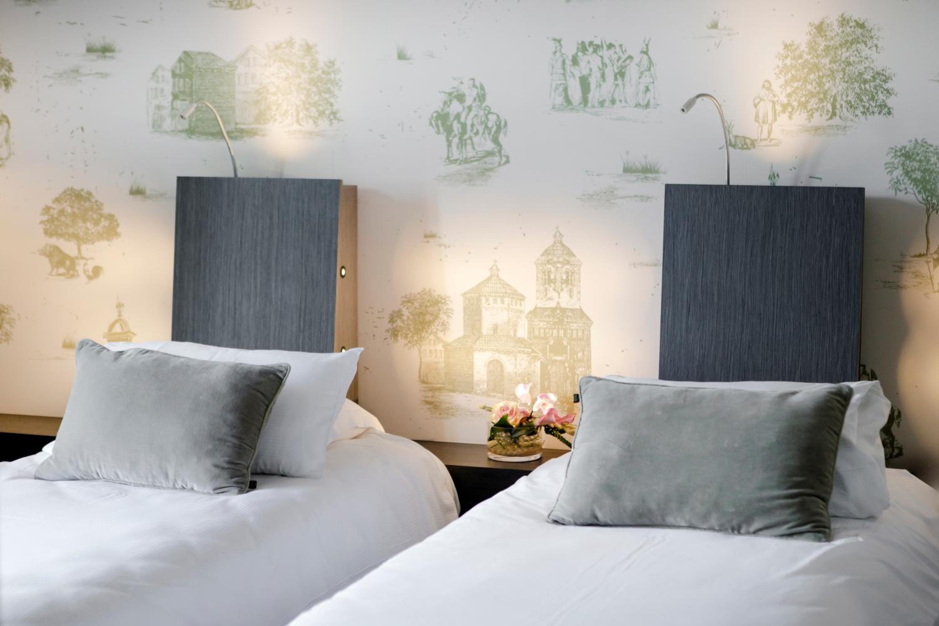 Standard Twin Room - Photo 7