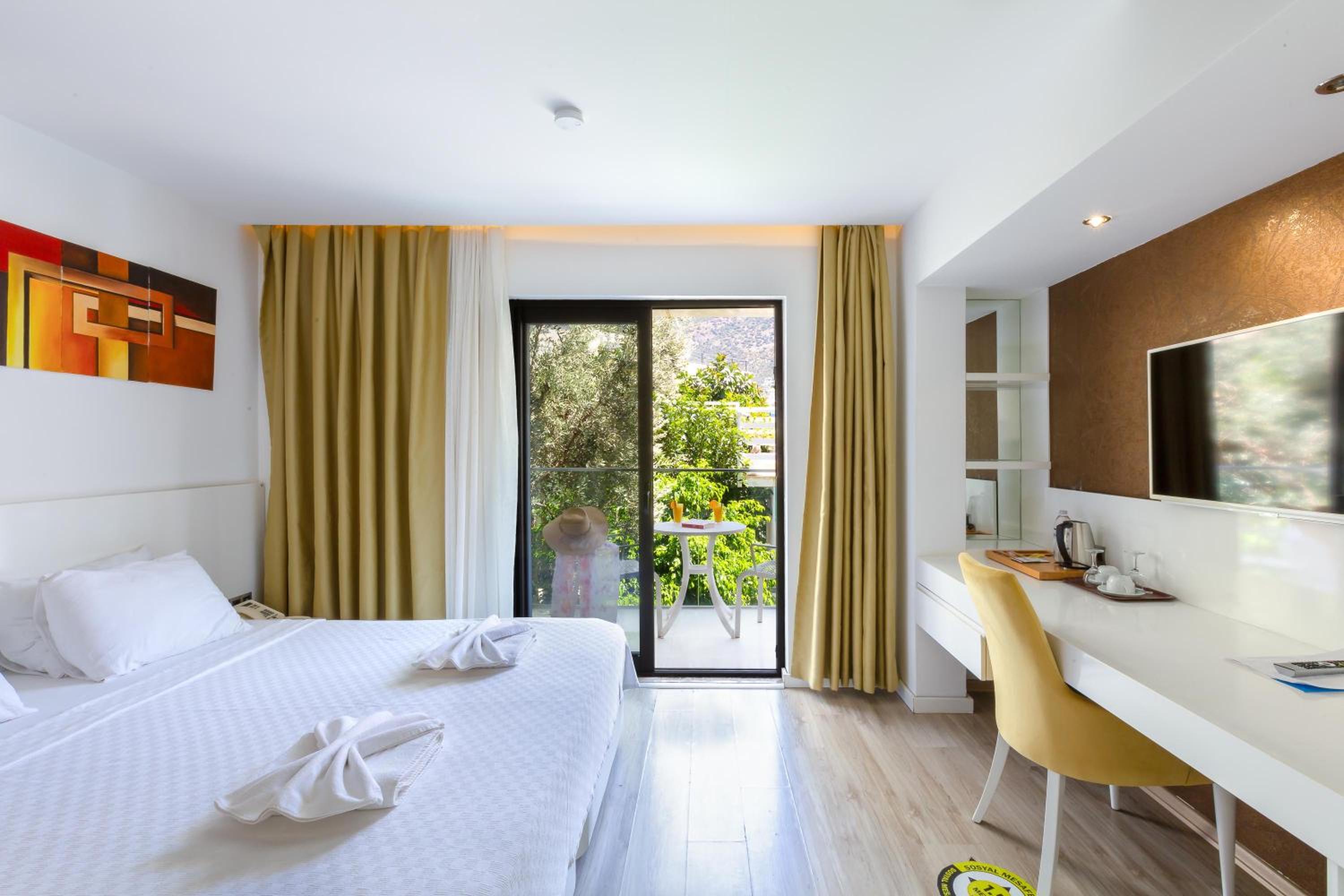 Standard Double or Twin Room - Photo 1