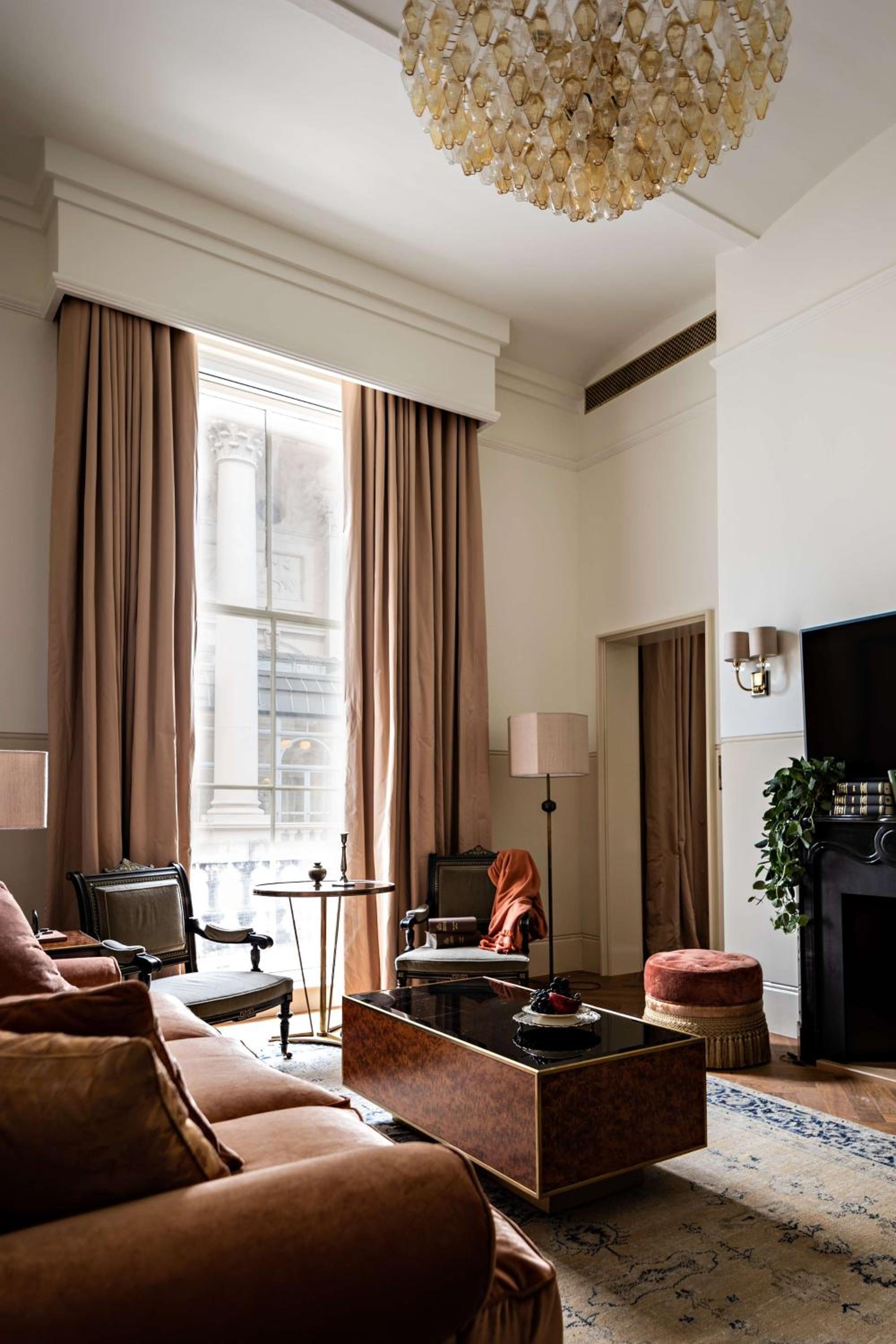 Royal Opera Suite thumbnail 5