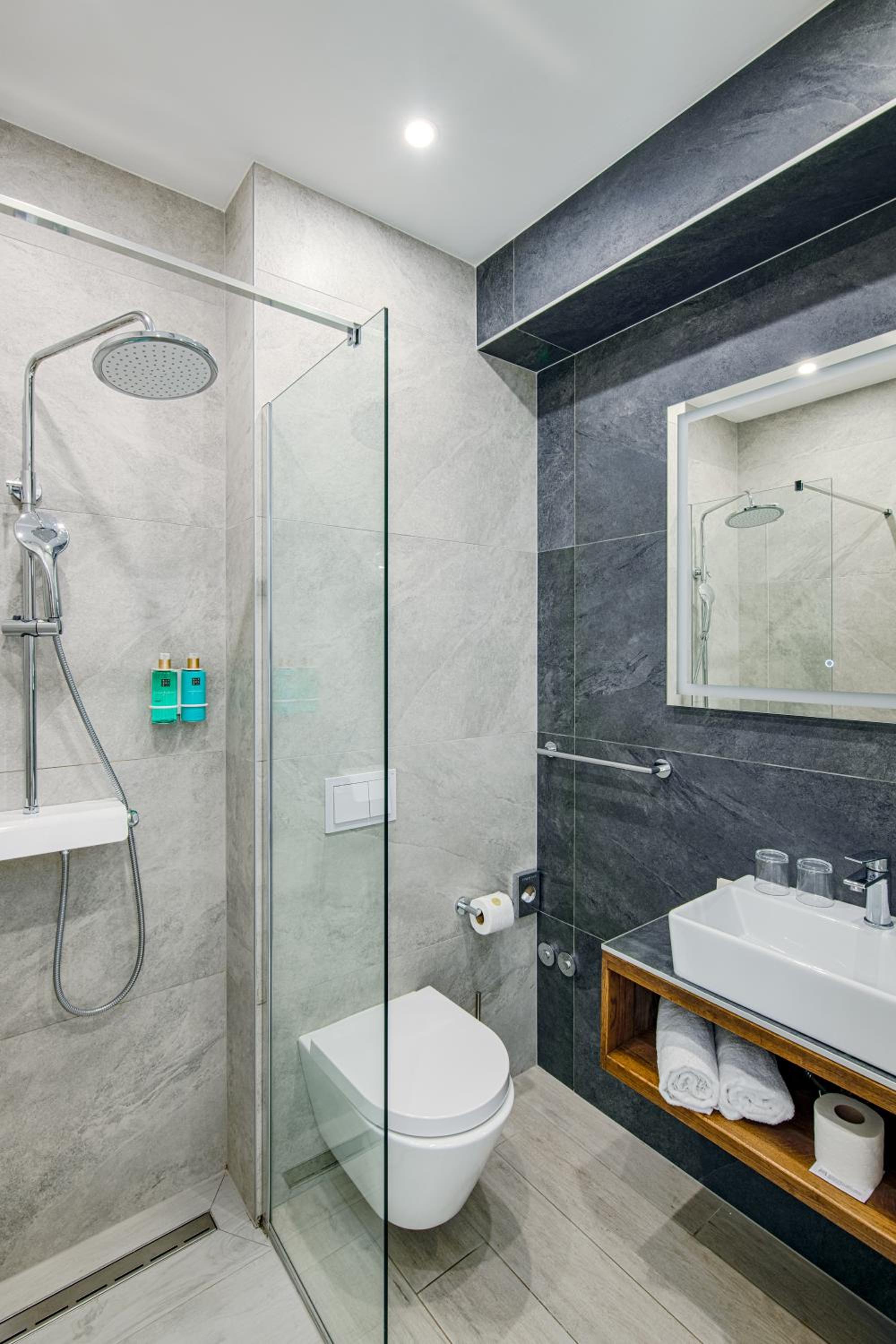 Deluxe Double Room with Sea View - Photo 11