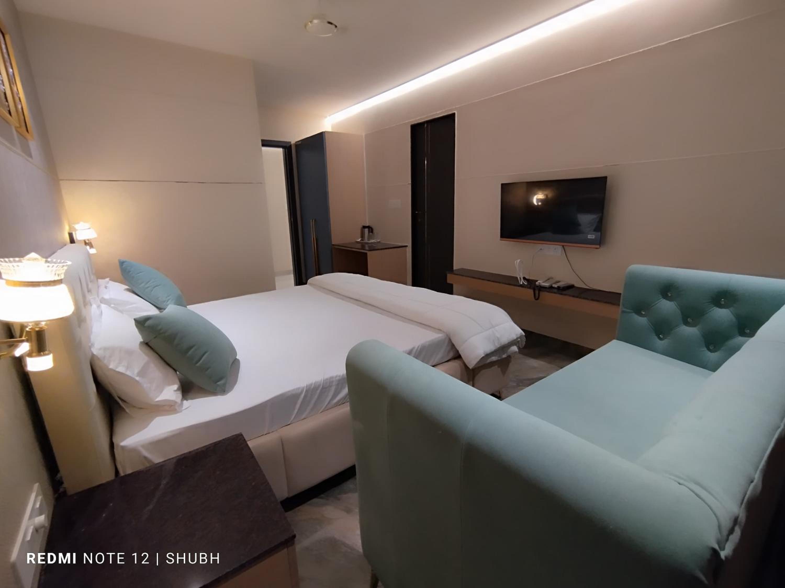 Executive Triple Room photo 3