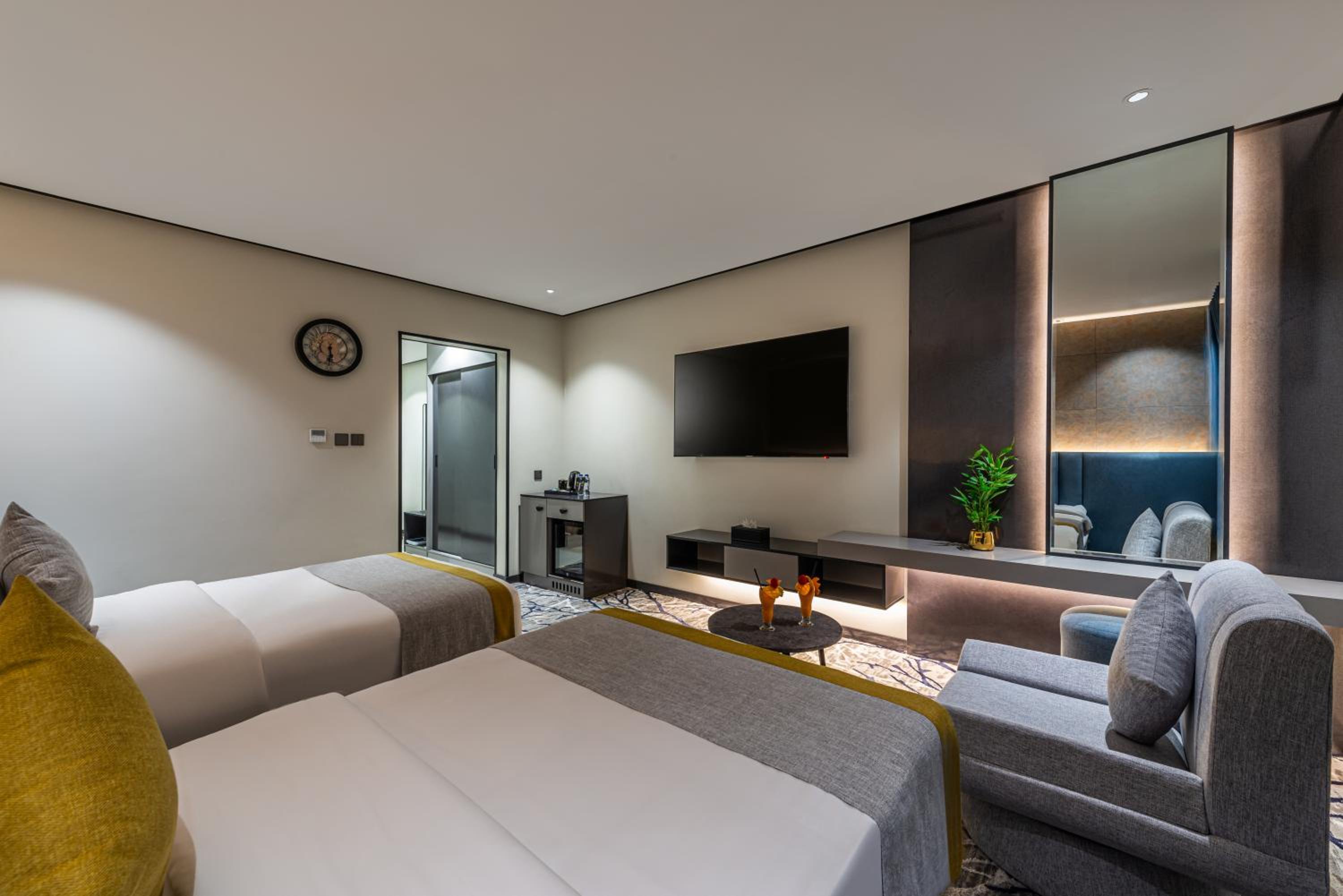 Large Twin Room