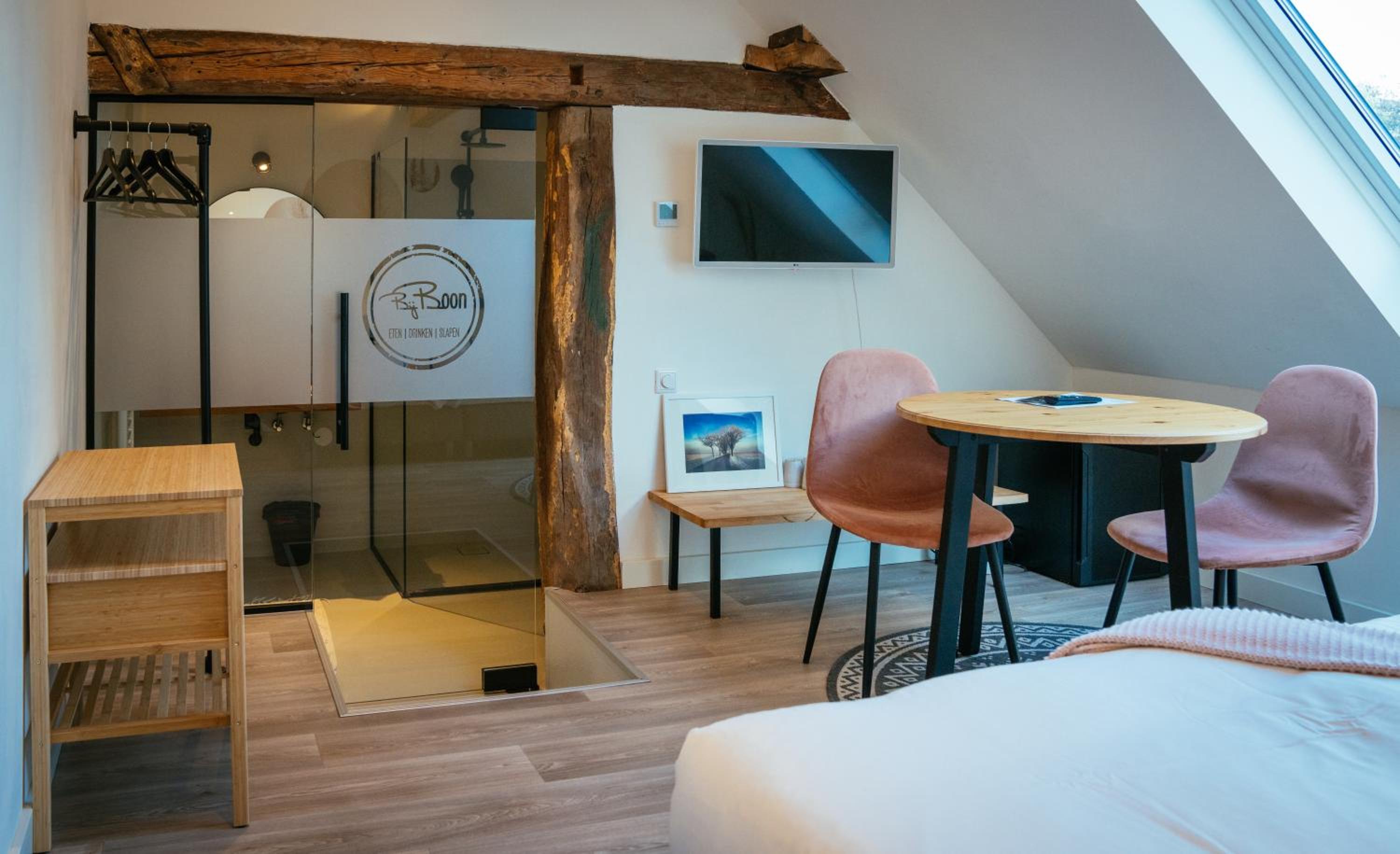 Deluxe Room - Photo 2