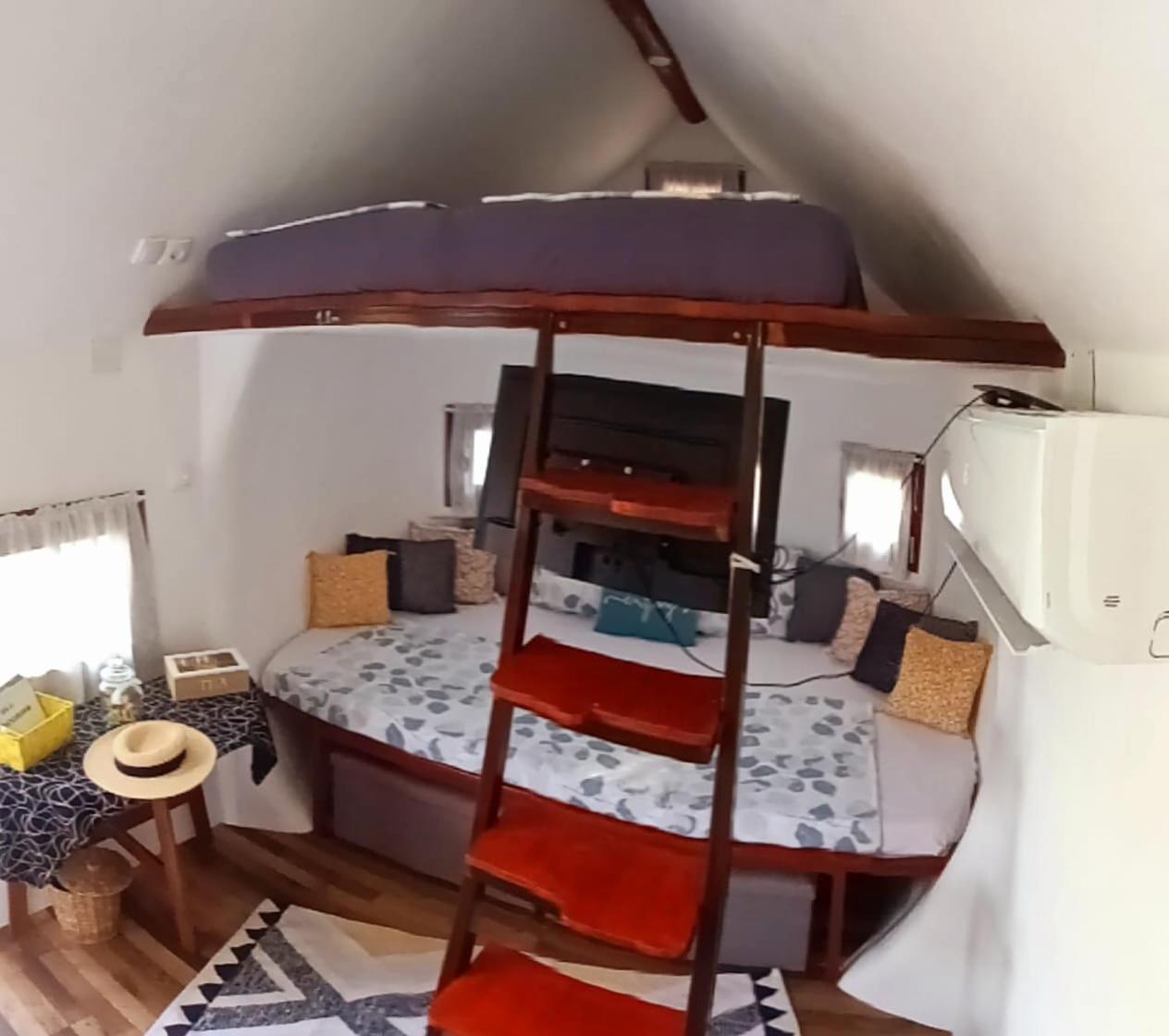Mobile Home - Photo 4