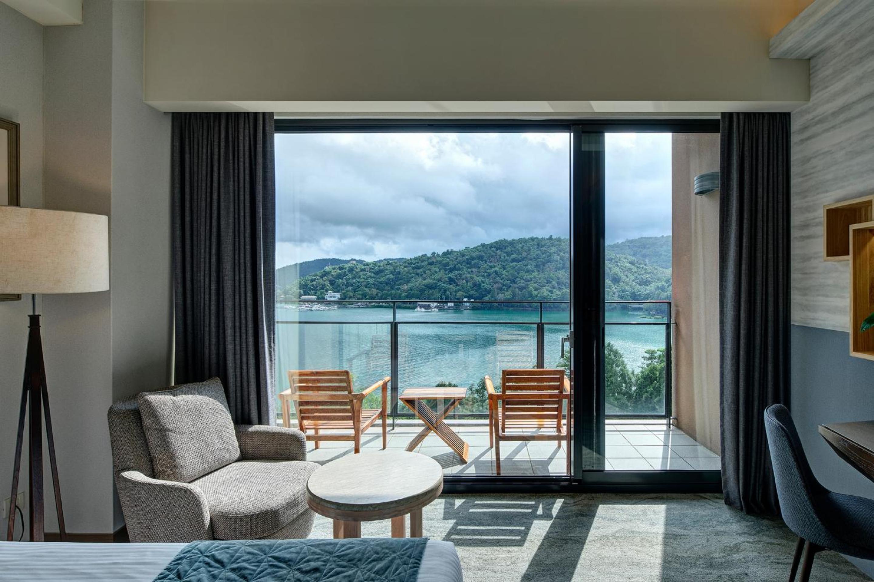 Classic Family Lake View - Photo 6