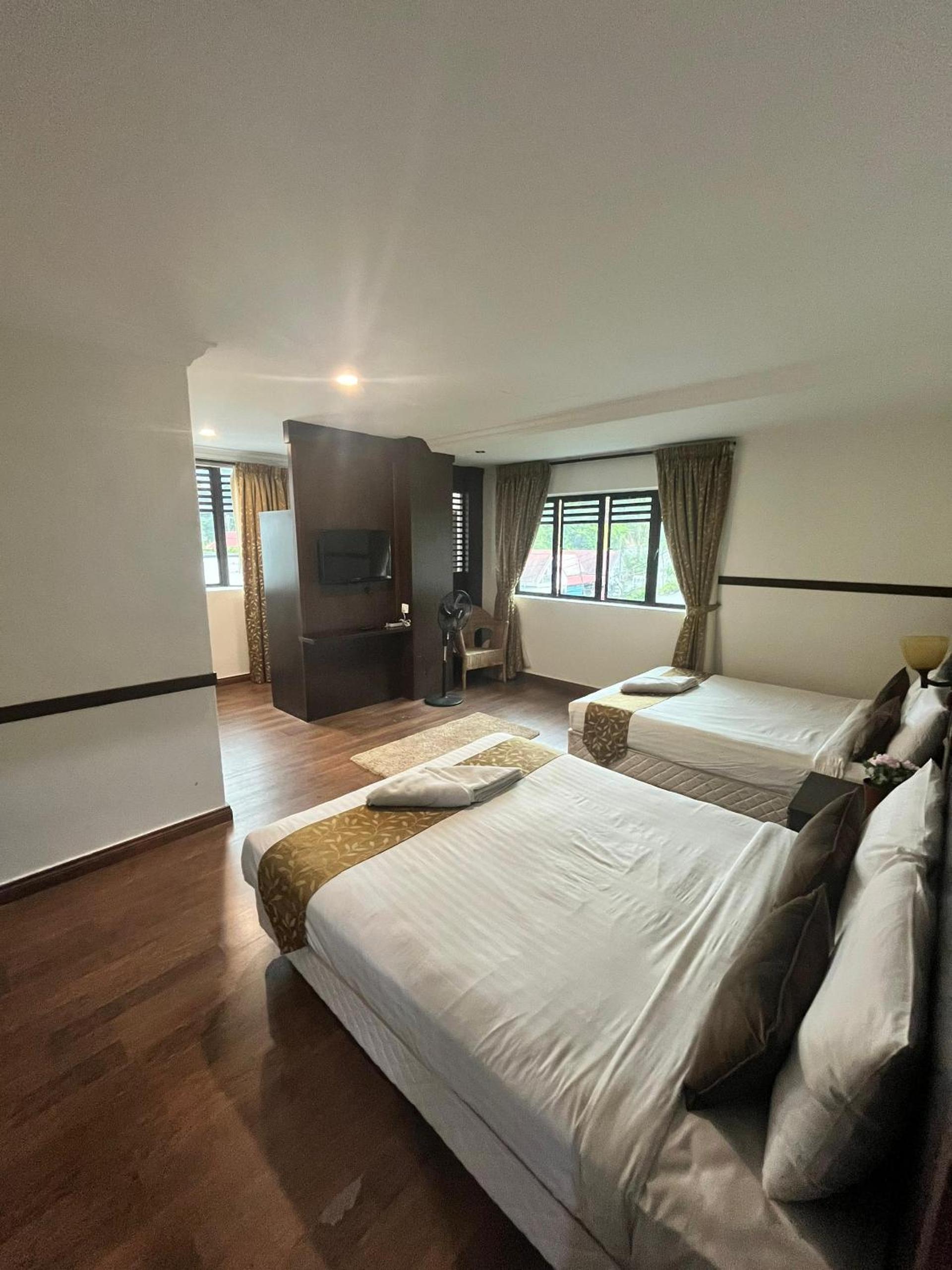 Family Room Forest View - Photo 1