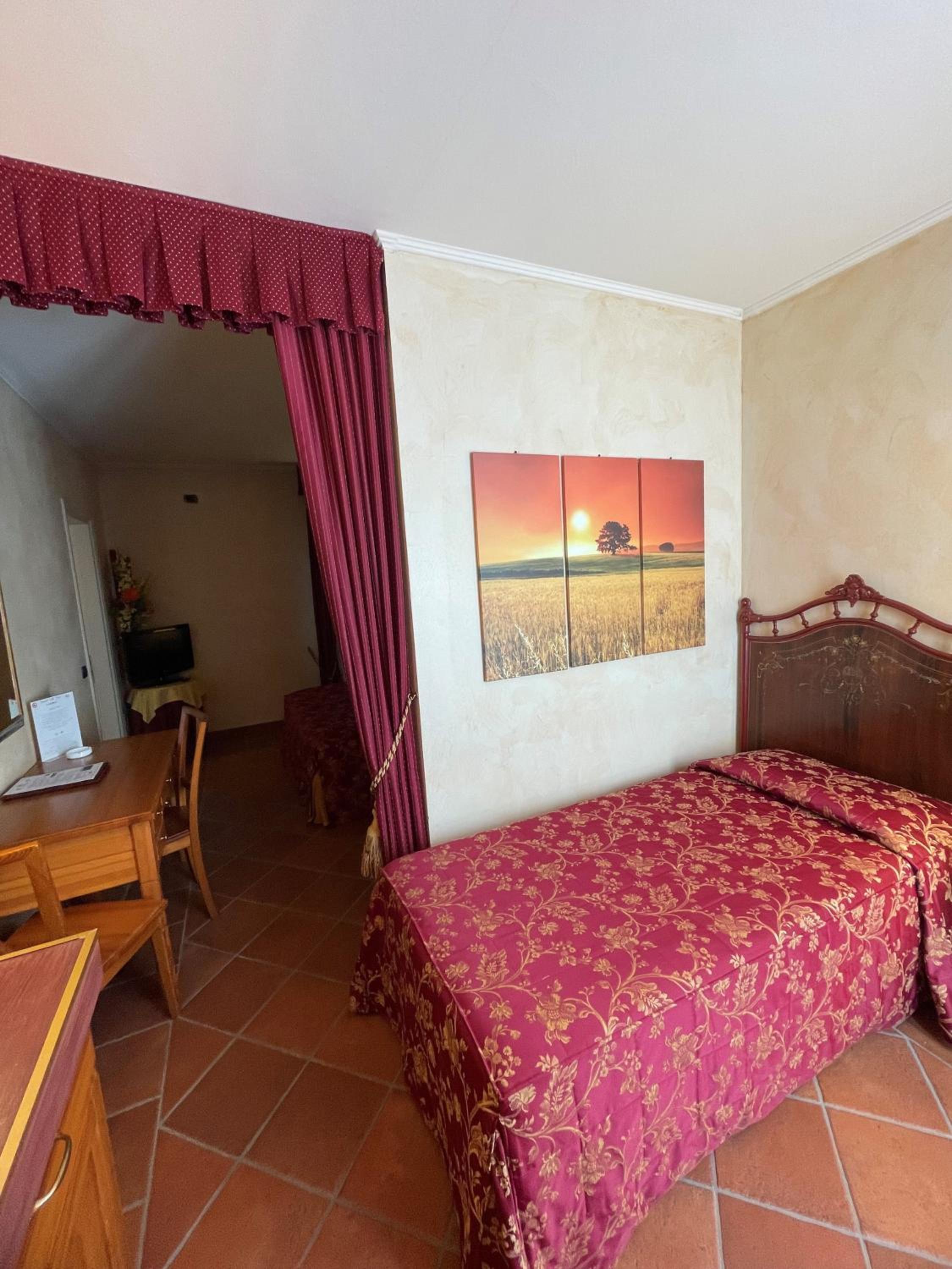 Classic Triple Room photo 1