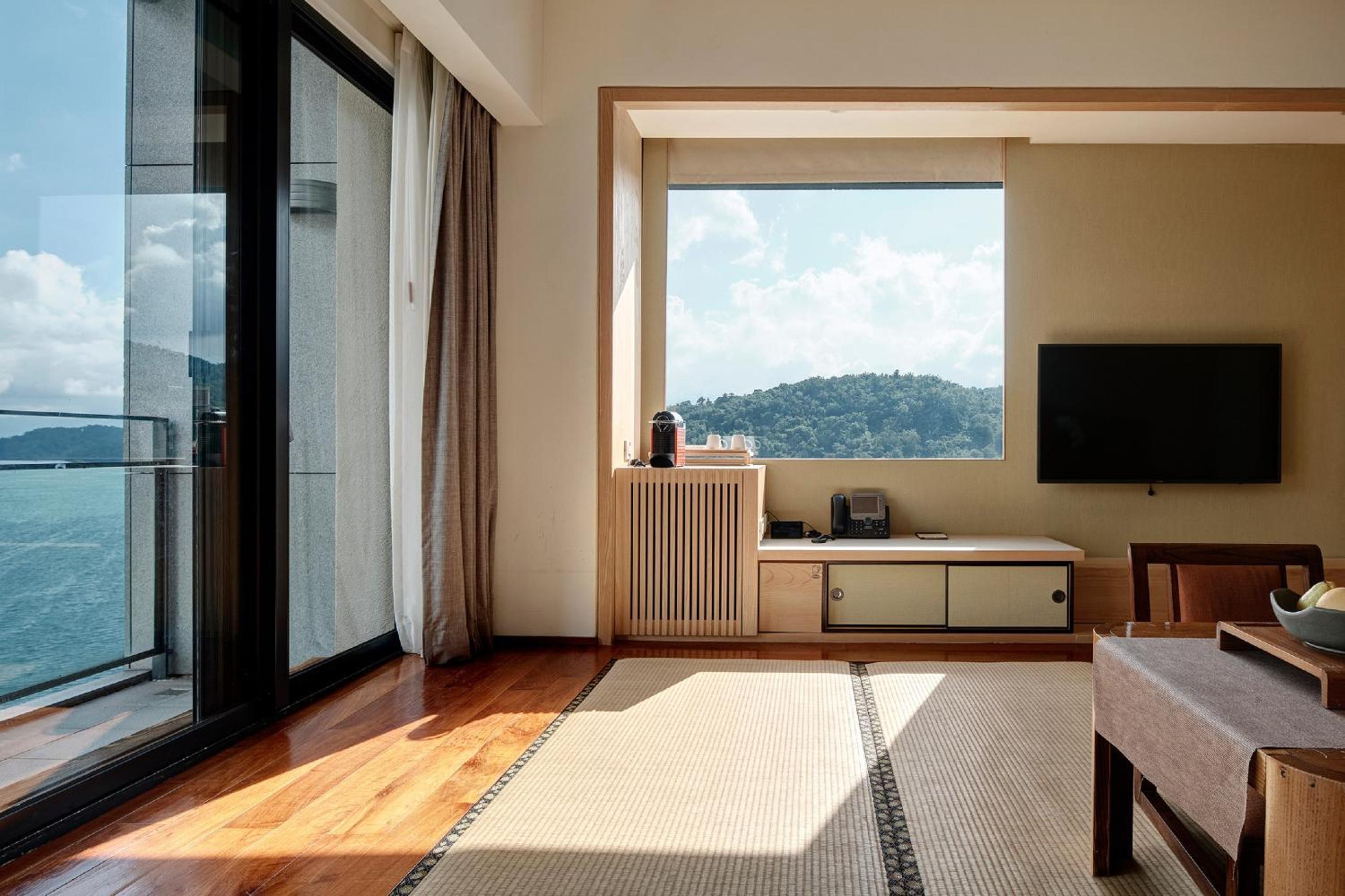 Classic Japanese Style Lake View - Photo 1