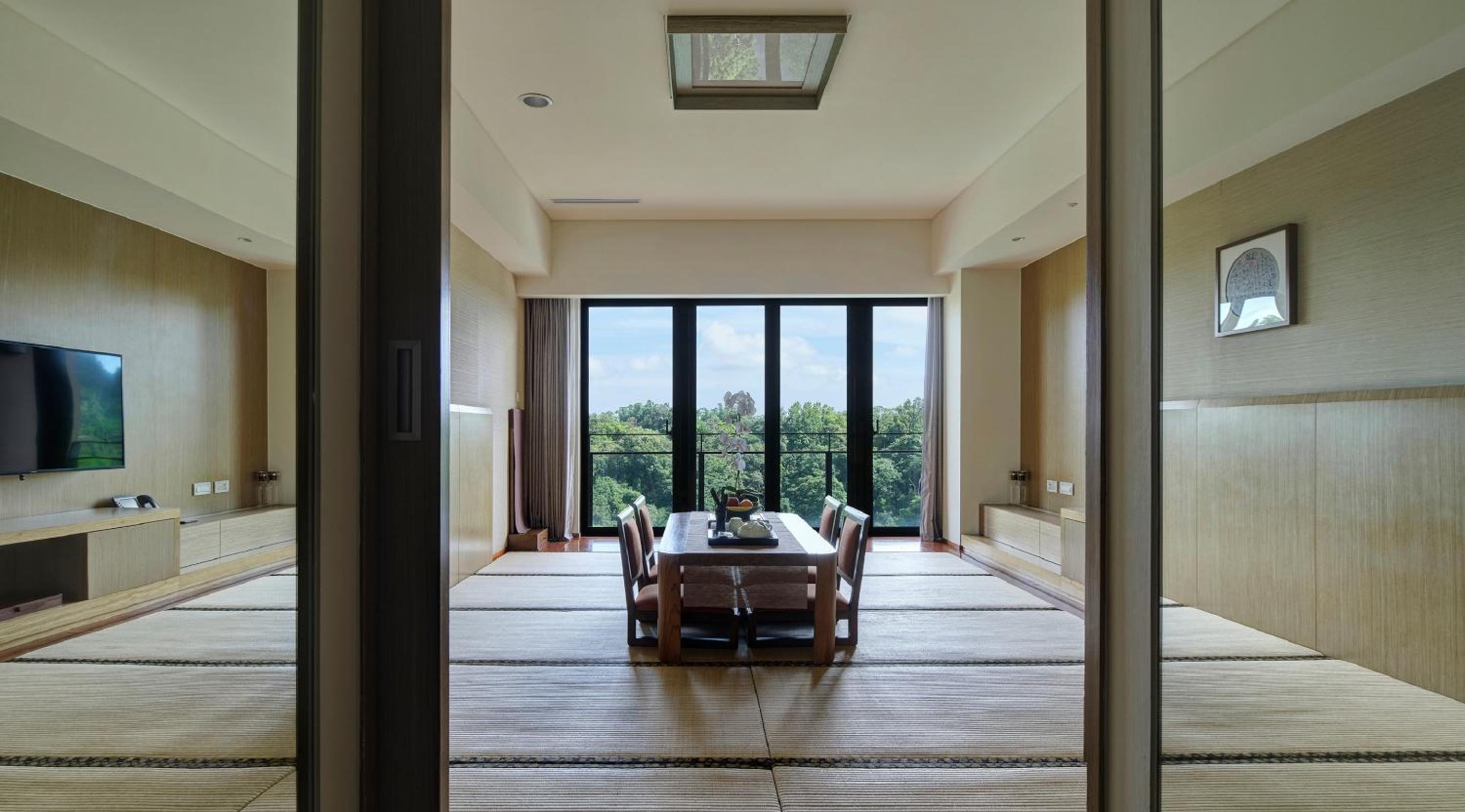 Classic Japanese Style Mountain View