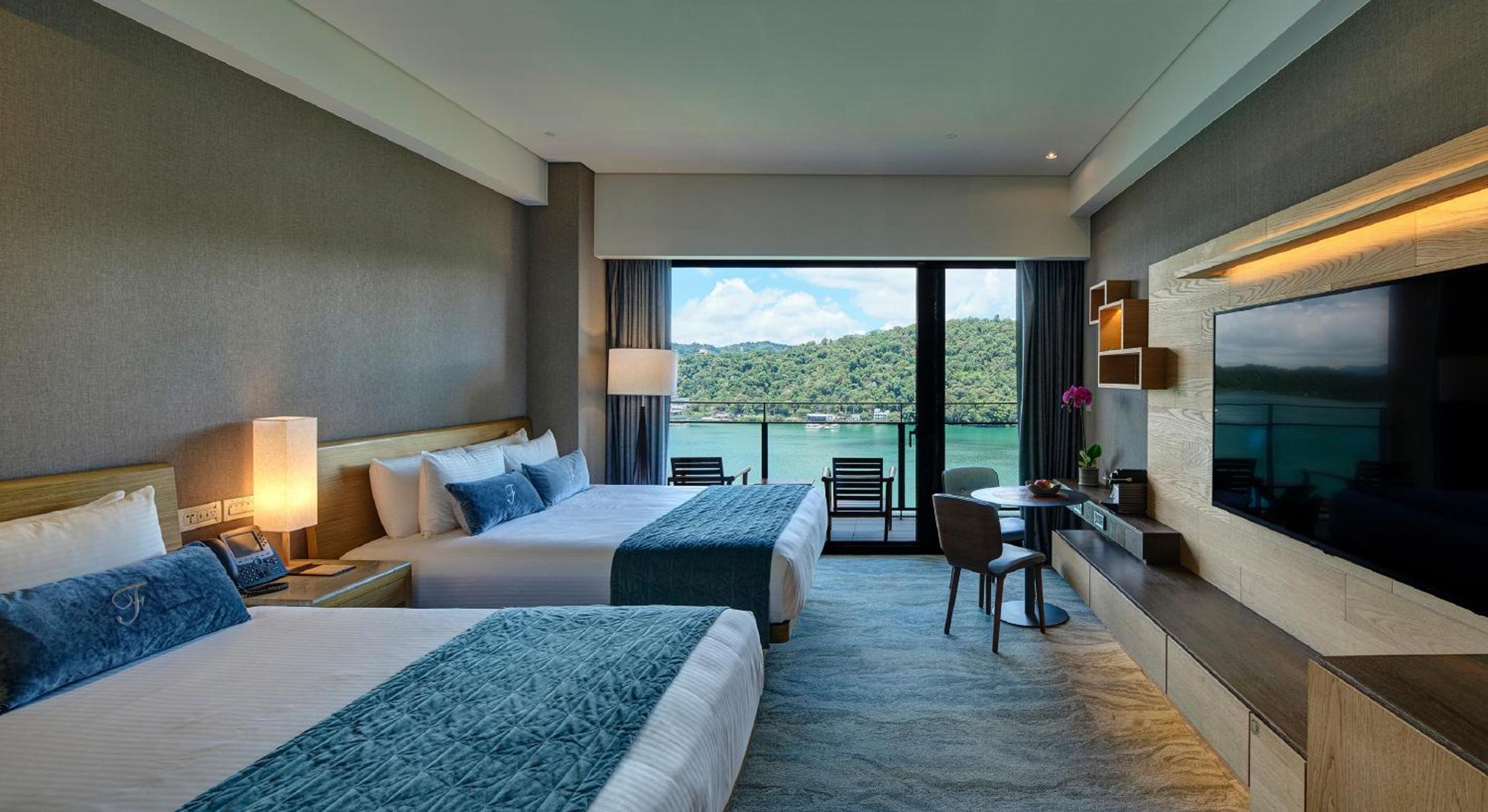 Premier Family Lake View - Photo 4