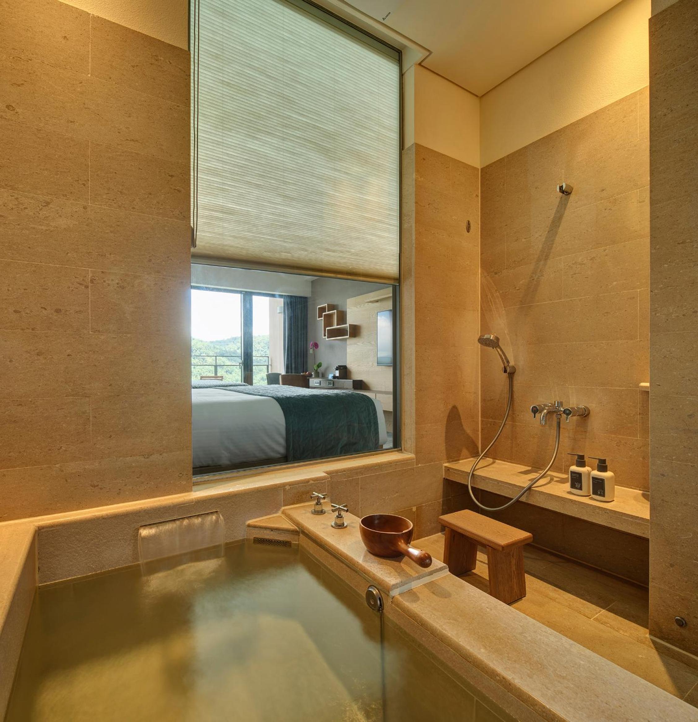 Premier Family Lake View - Photo 3