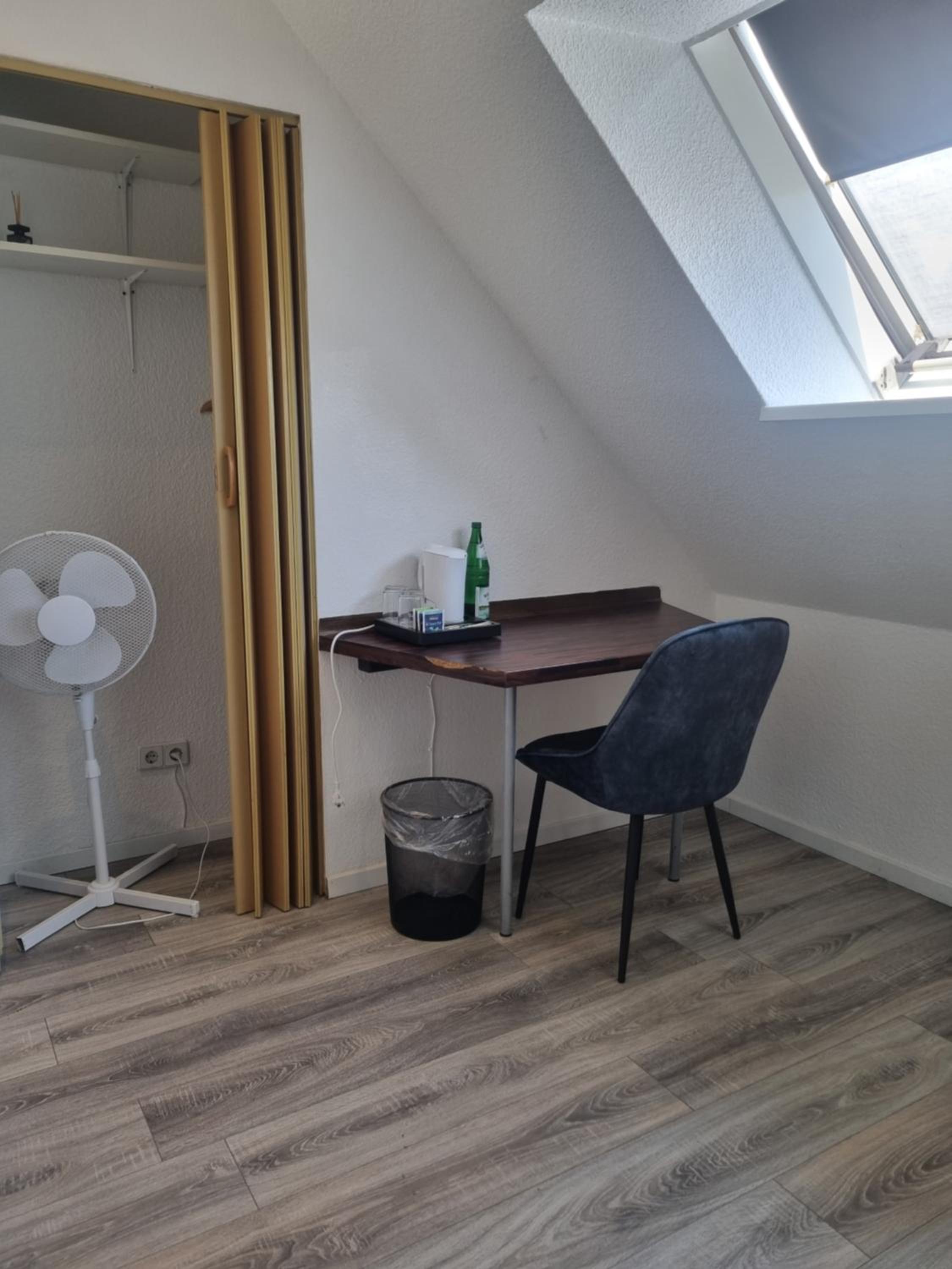 Single Room - Attic photo 3