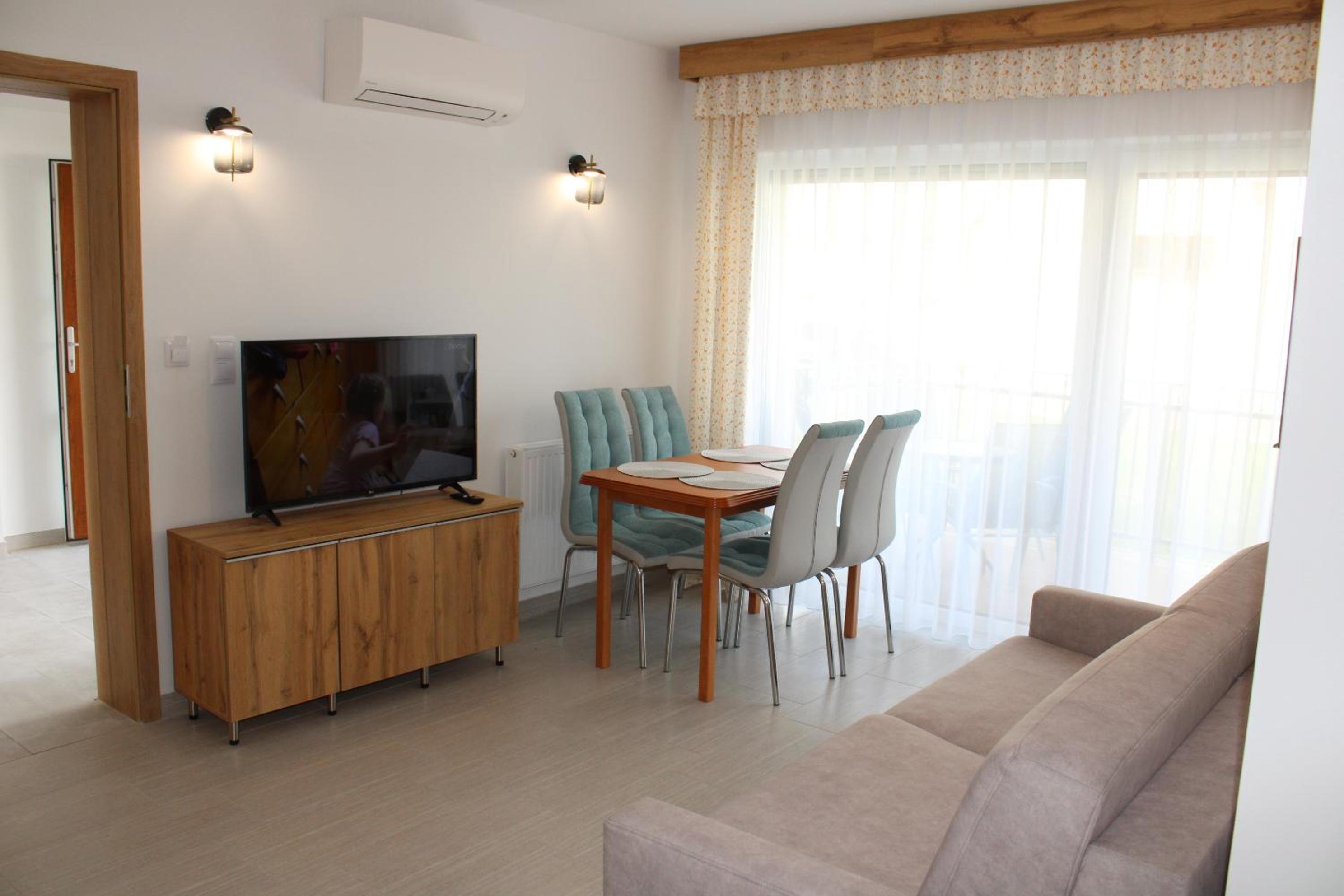 Apartment photo 2
