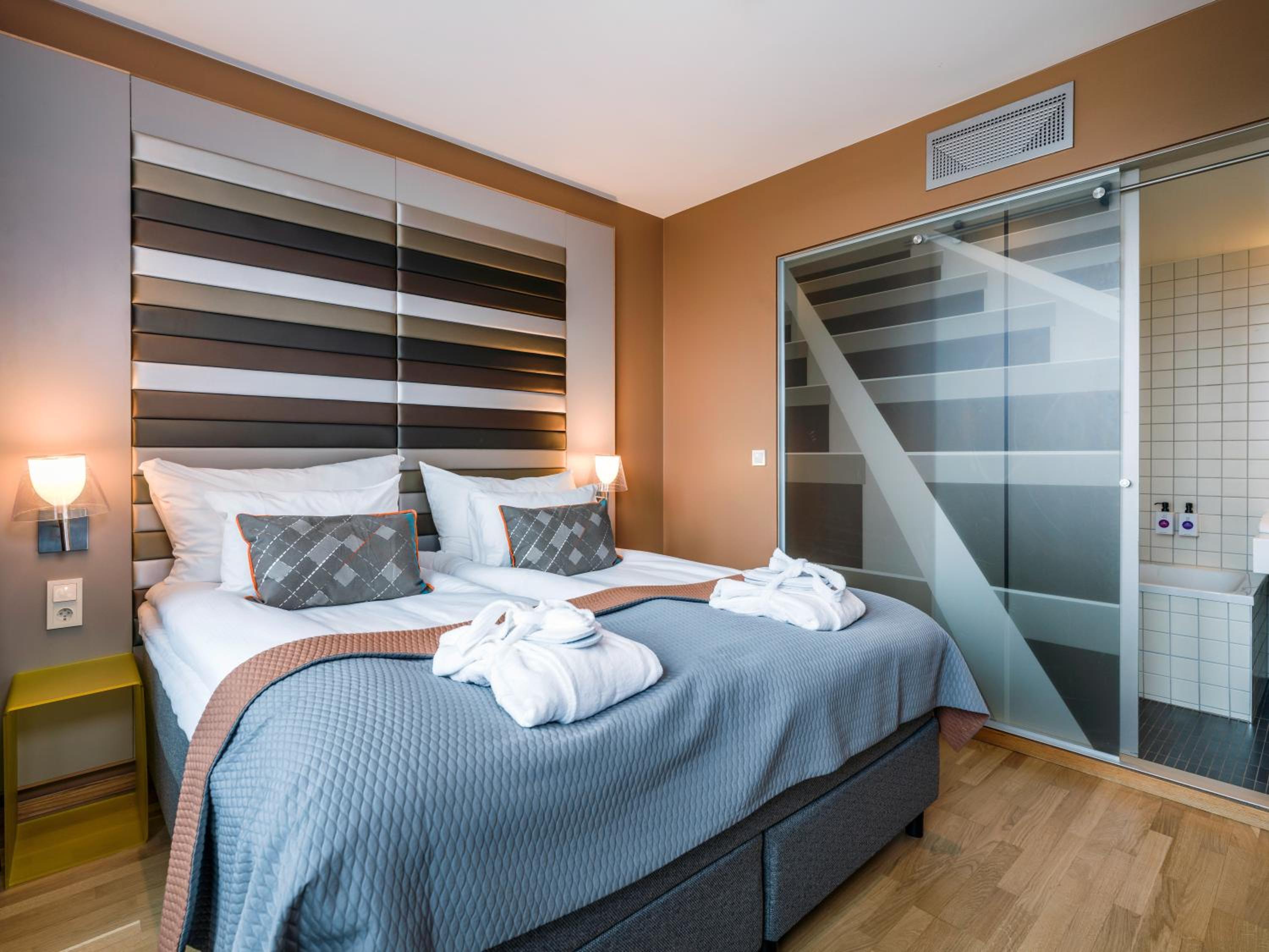 Suite - Photo 5